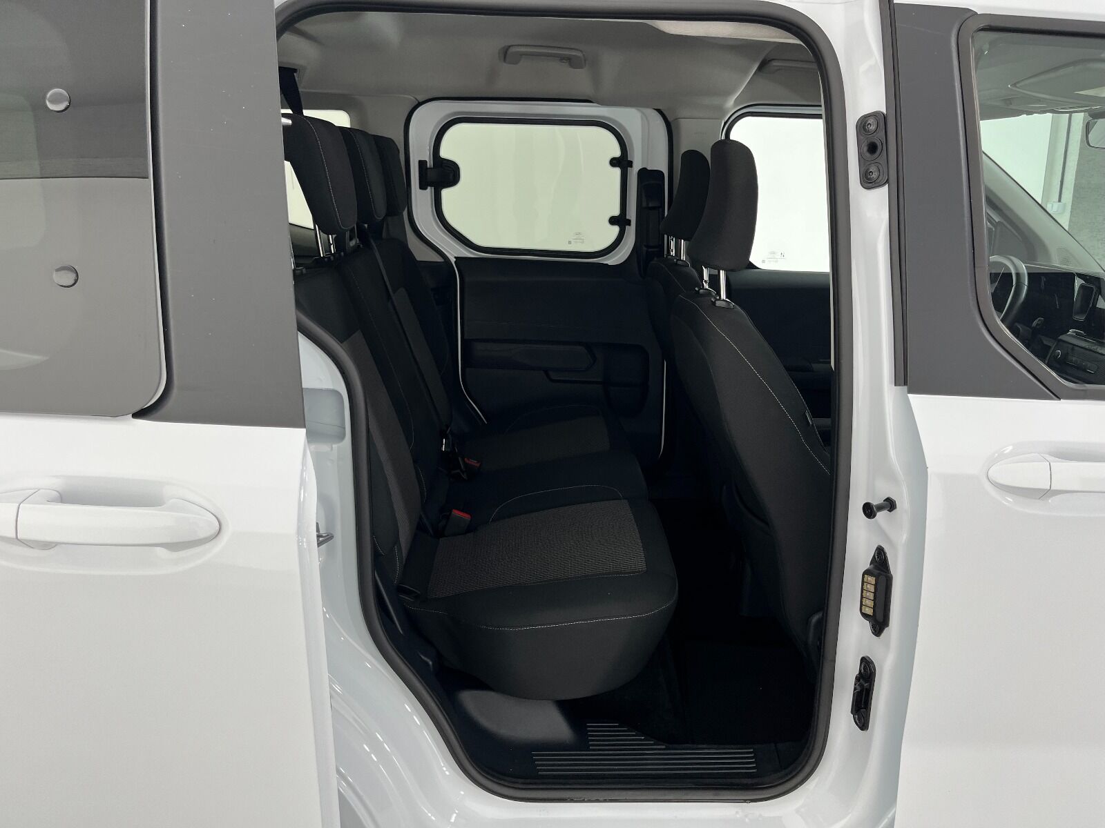 Ford Tourneo Courier Kombi 1.5 EcoBlue Deluxe - 2025 - Detay