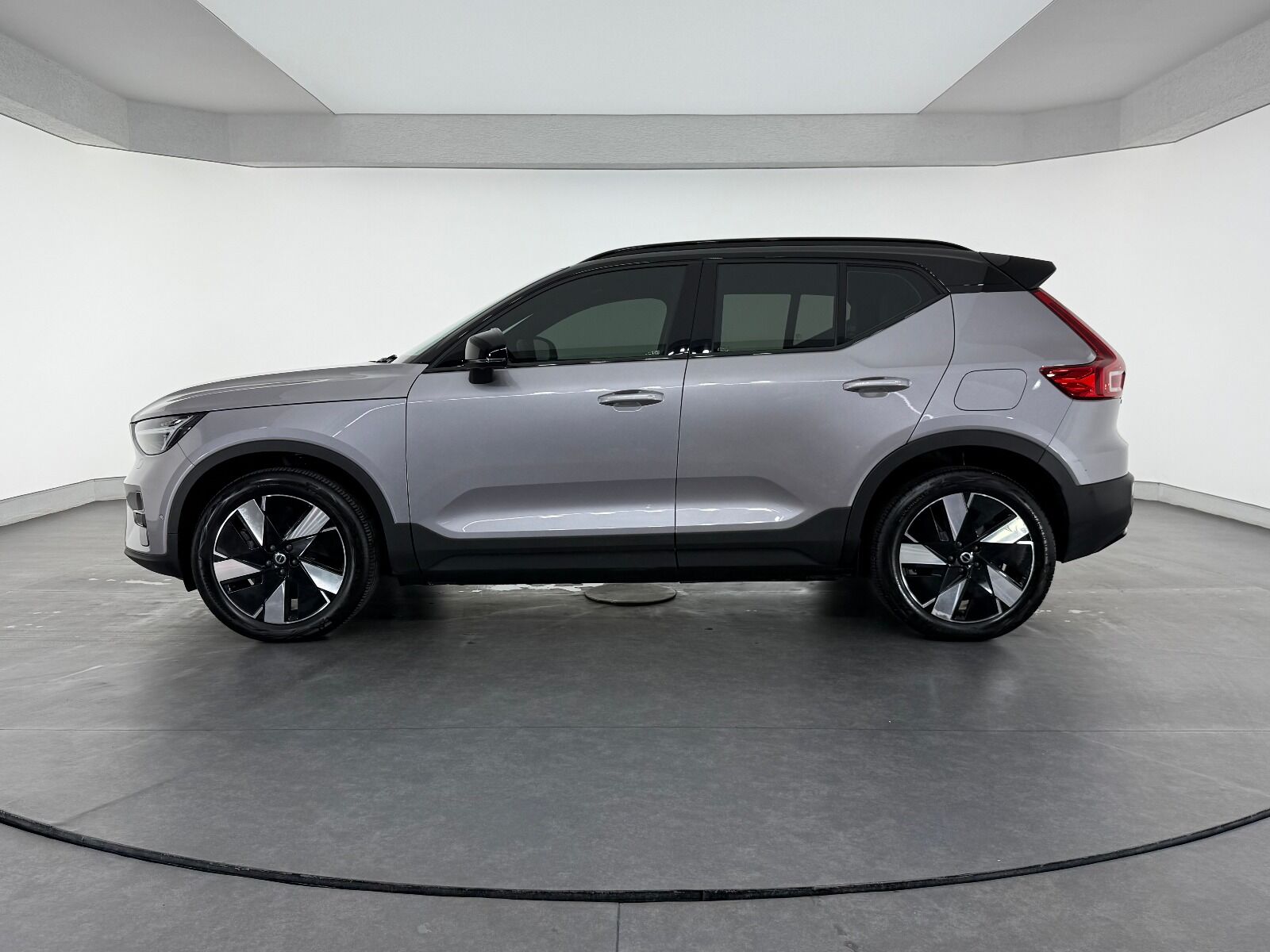 Volvo EX40 Single Motor Extended Range Ultra - 2025 - Detay