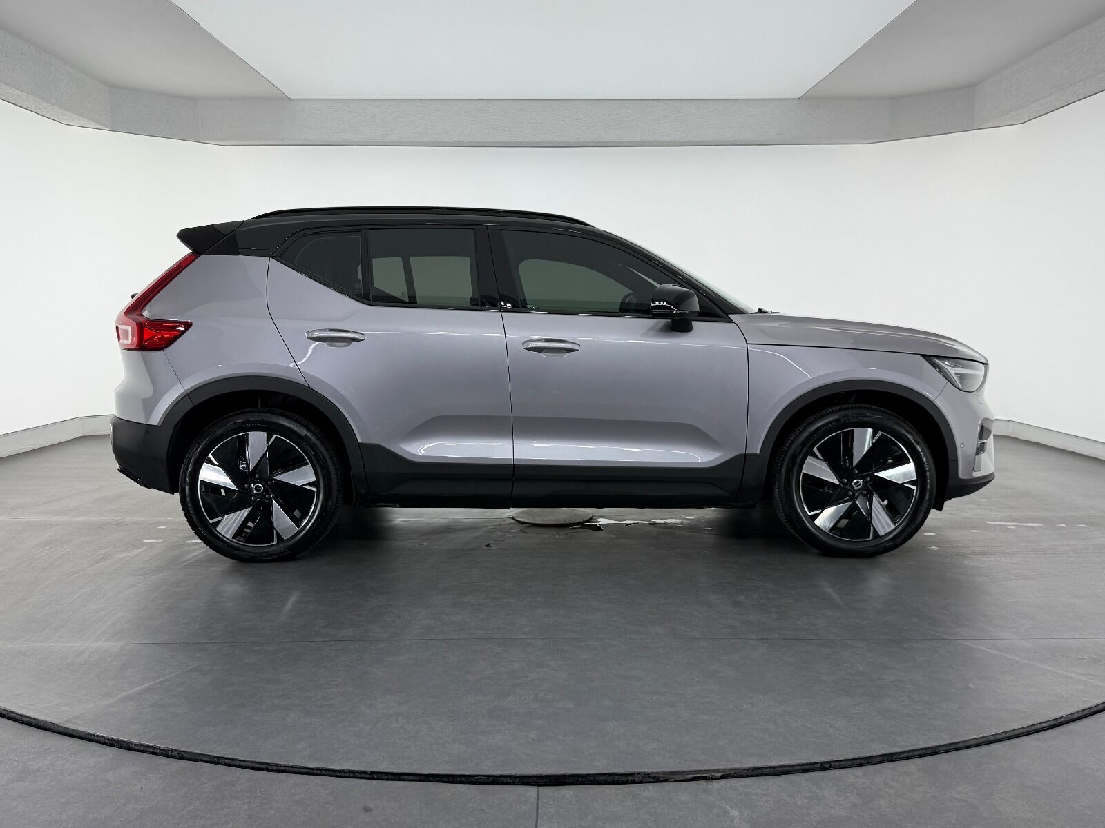 Volvo EX40 Single Motor Extended Range Ultra - 2025 - Detay