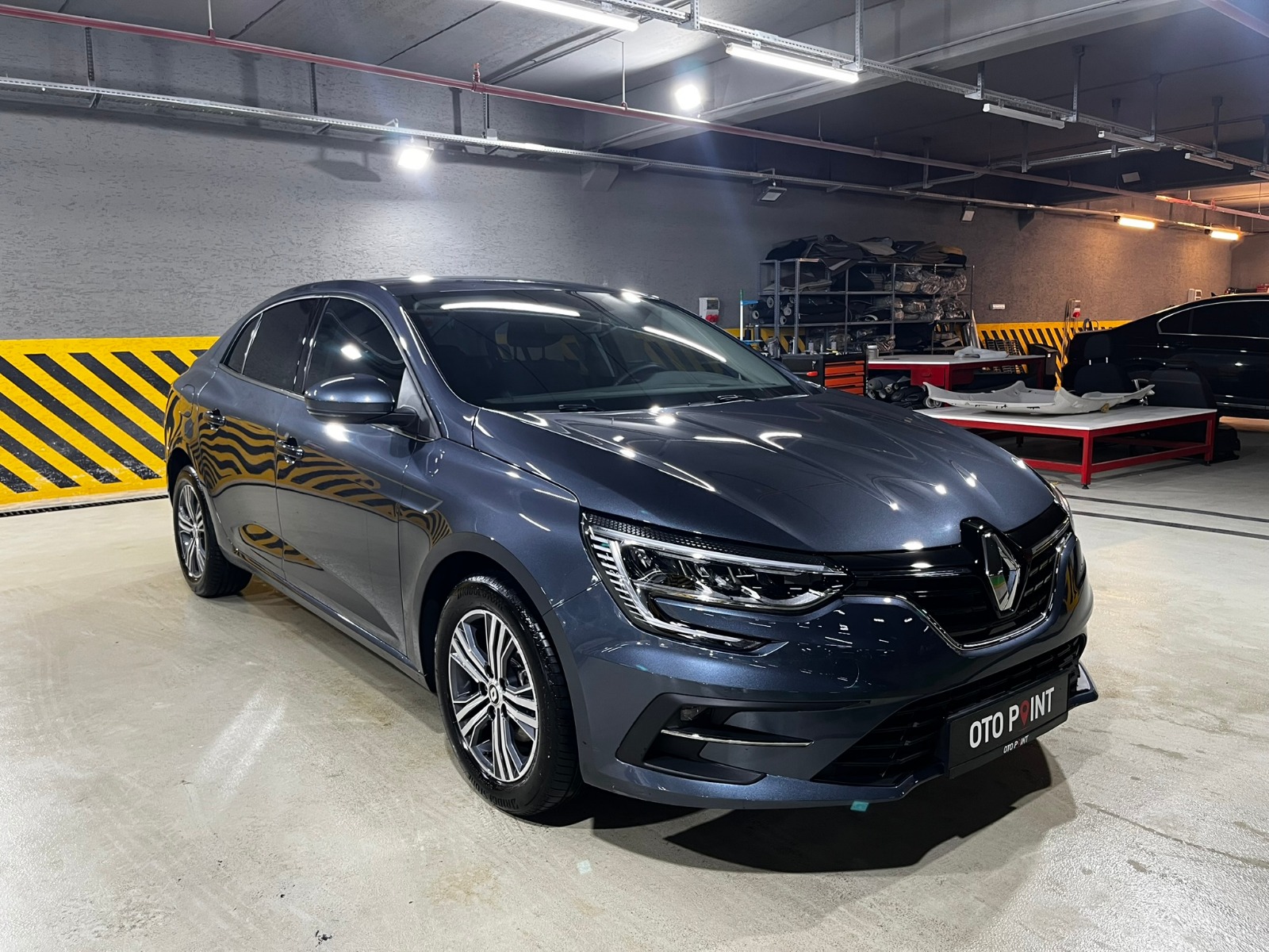 Renault Megane Sedan 1.3 TCe Touch EDC - 2024