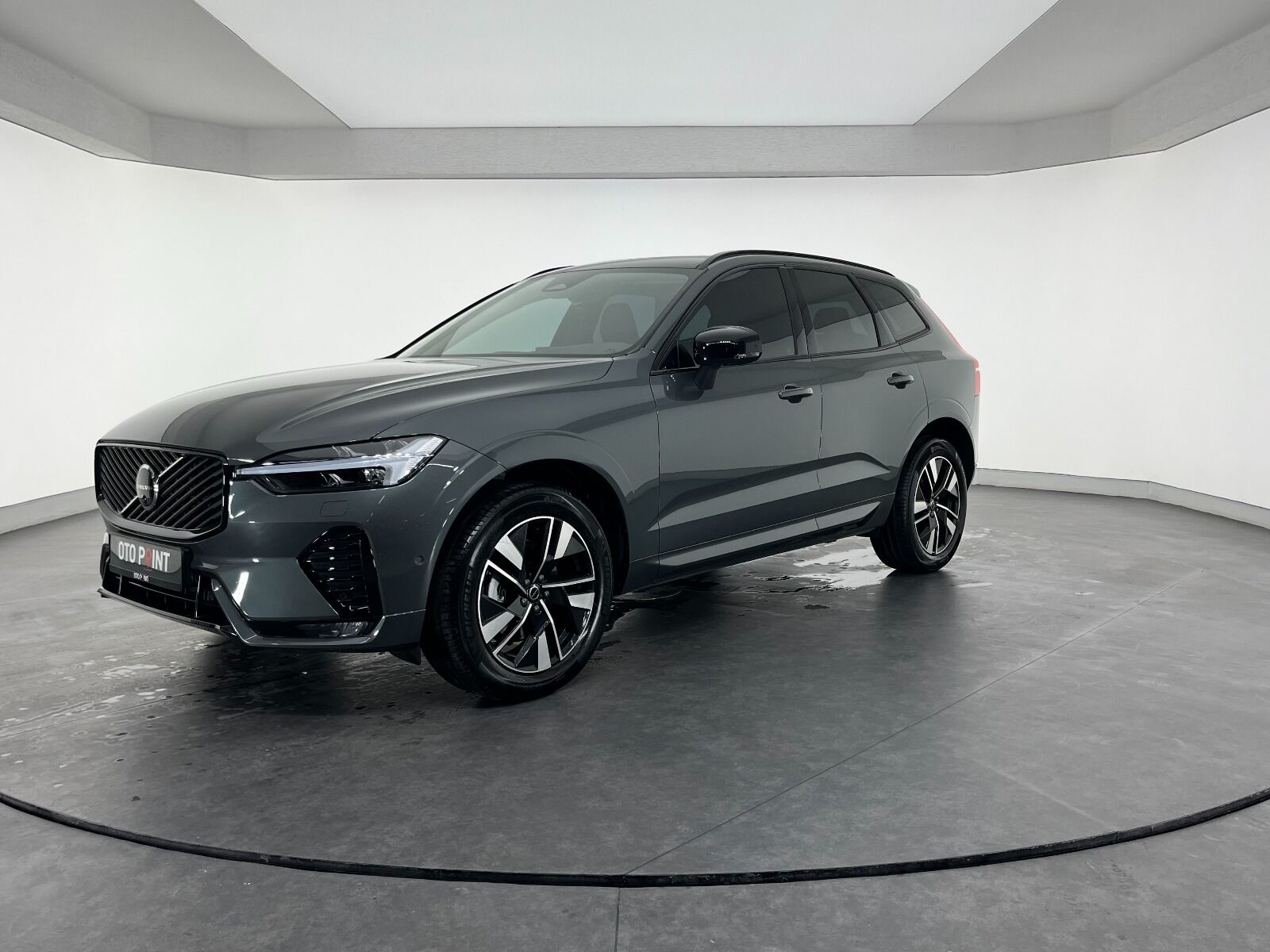 Volvo XC60 2.0 B5 Mild Hybrid Plus Dark AWD - 2025 - Detay