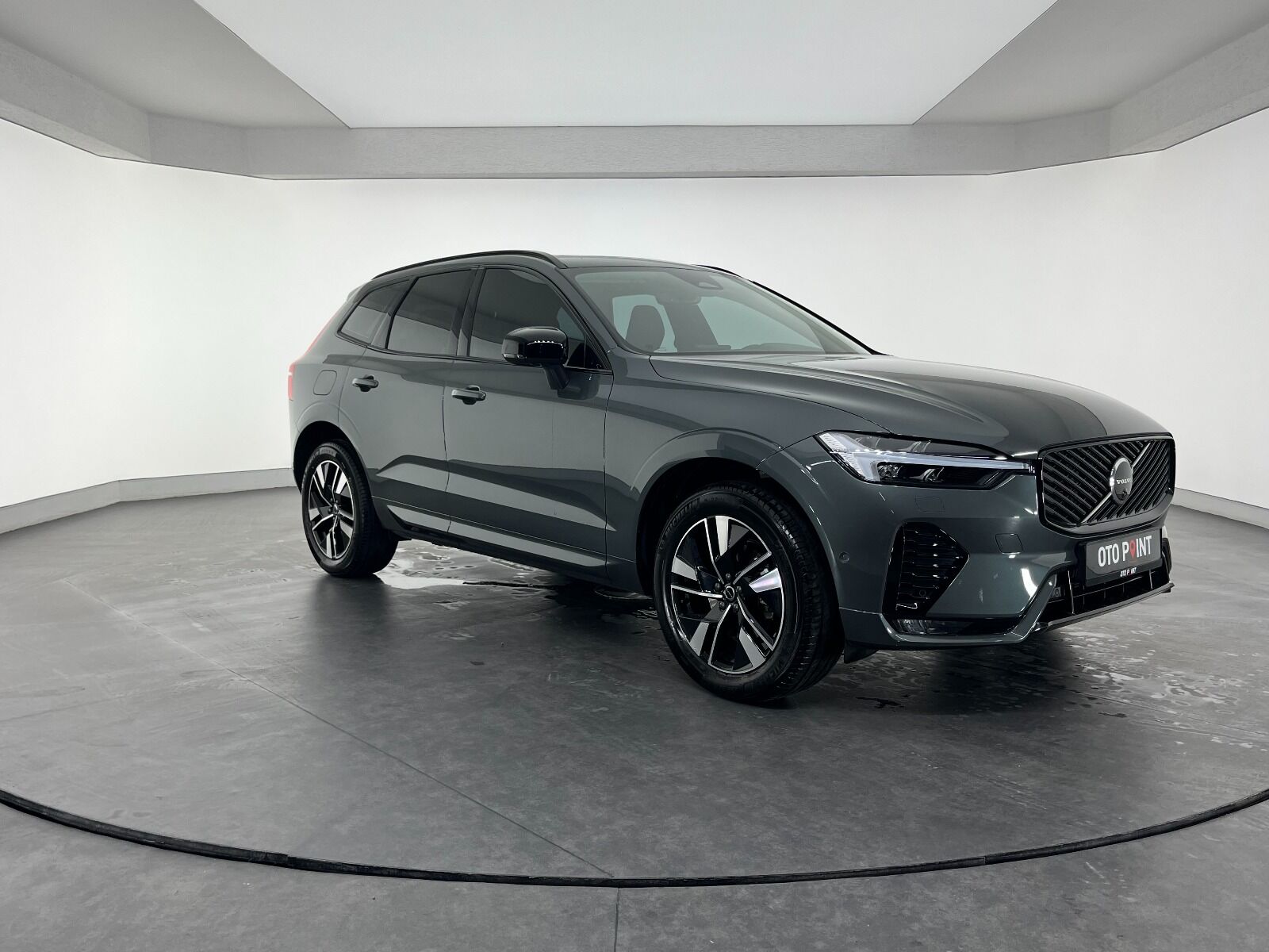 Volvo XC60 2.0 B5 Mild Hybrid Plus Dark AWD - 2025 - Detay