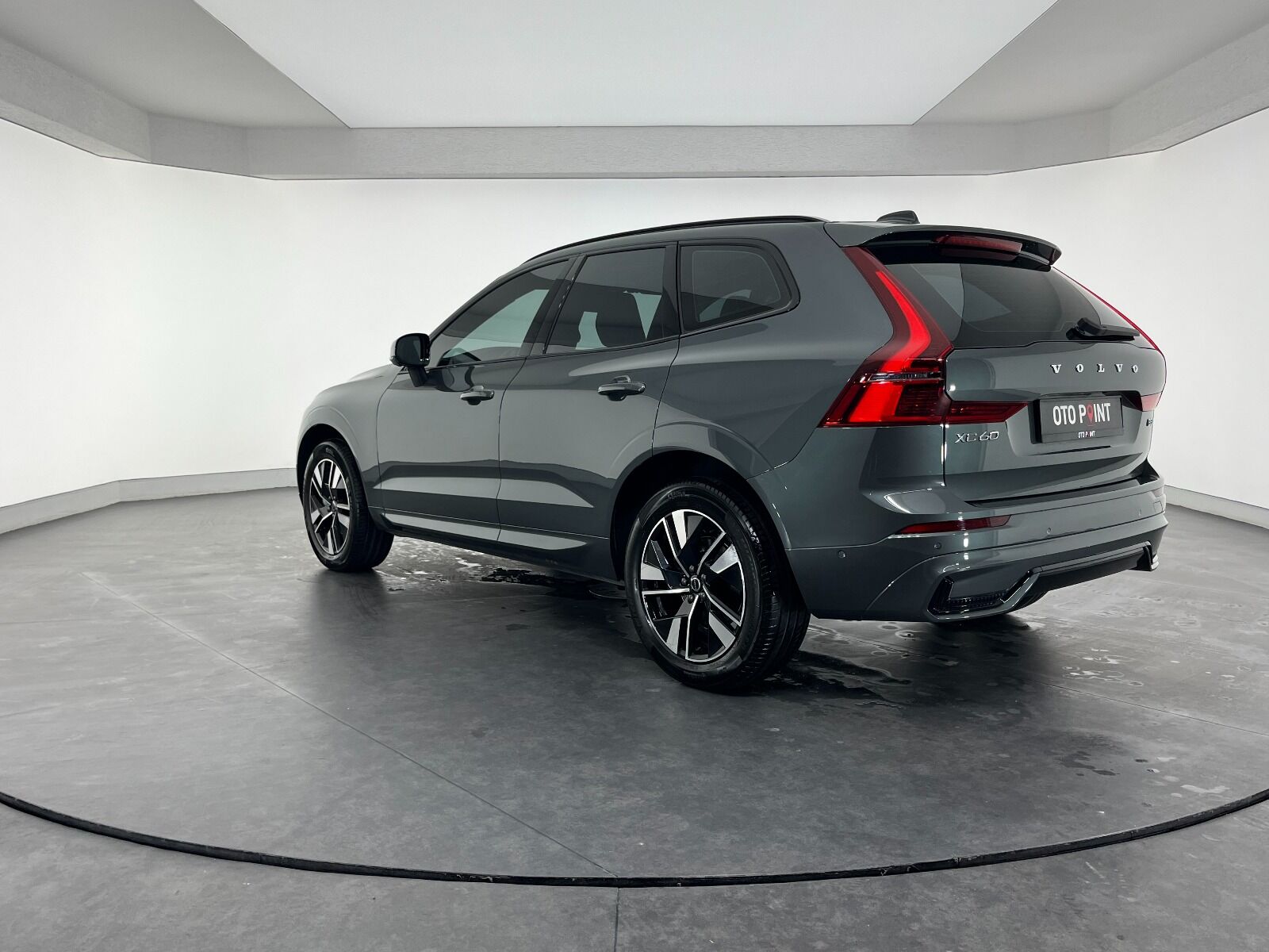 Volvo XC60 2.0 B5 Mild Hybrid Plus Dark AWD - 2025 - Detay