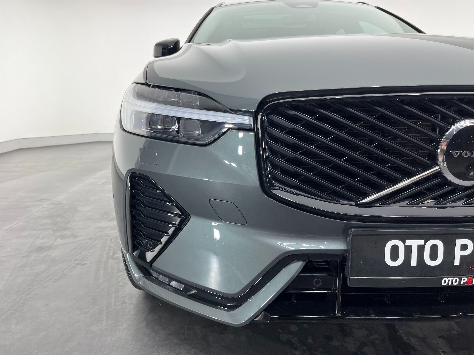 Volvo XC60 2.0 B5 Mild Hybrid Plus Dark AWD - 2025 - Detay