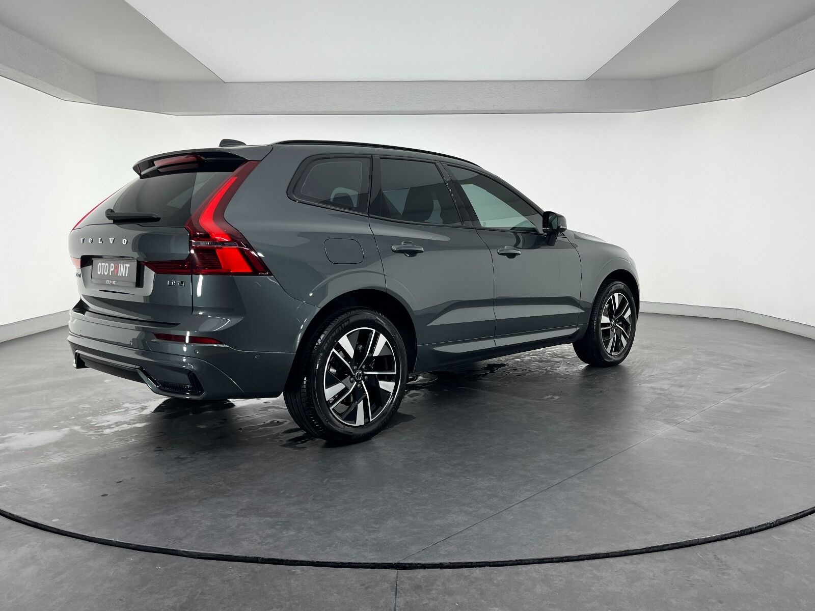 Volvo XC60 2.0 B5 Mild Hybrid Plus Dark AWD - 2025 - Detay