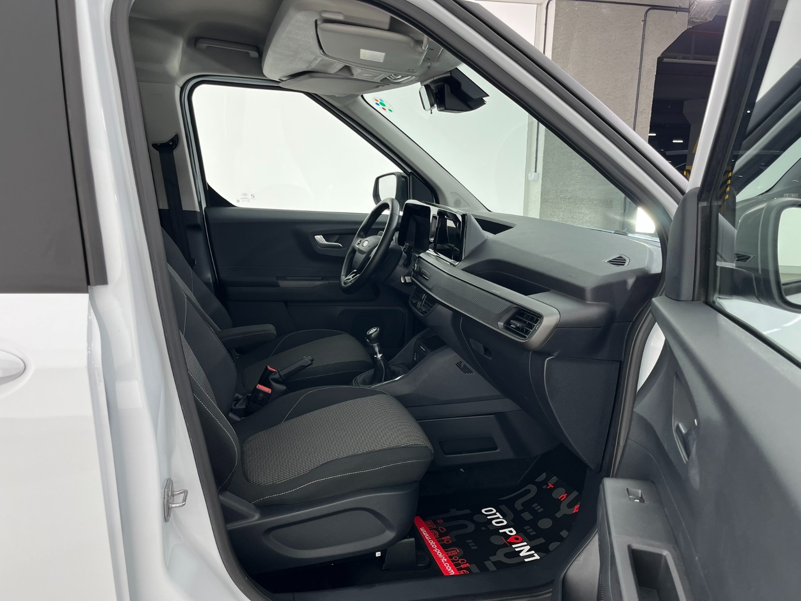 Ford Tourneo Courier Kombi 1.5 EcoBlue Deluxe - 2025 - Detay