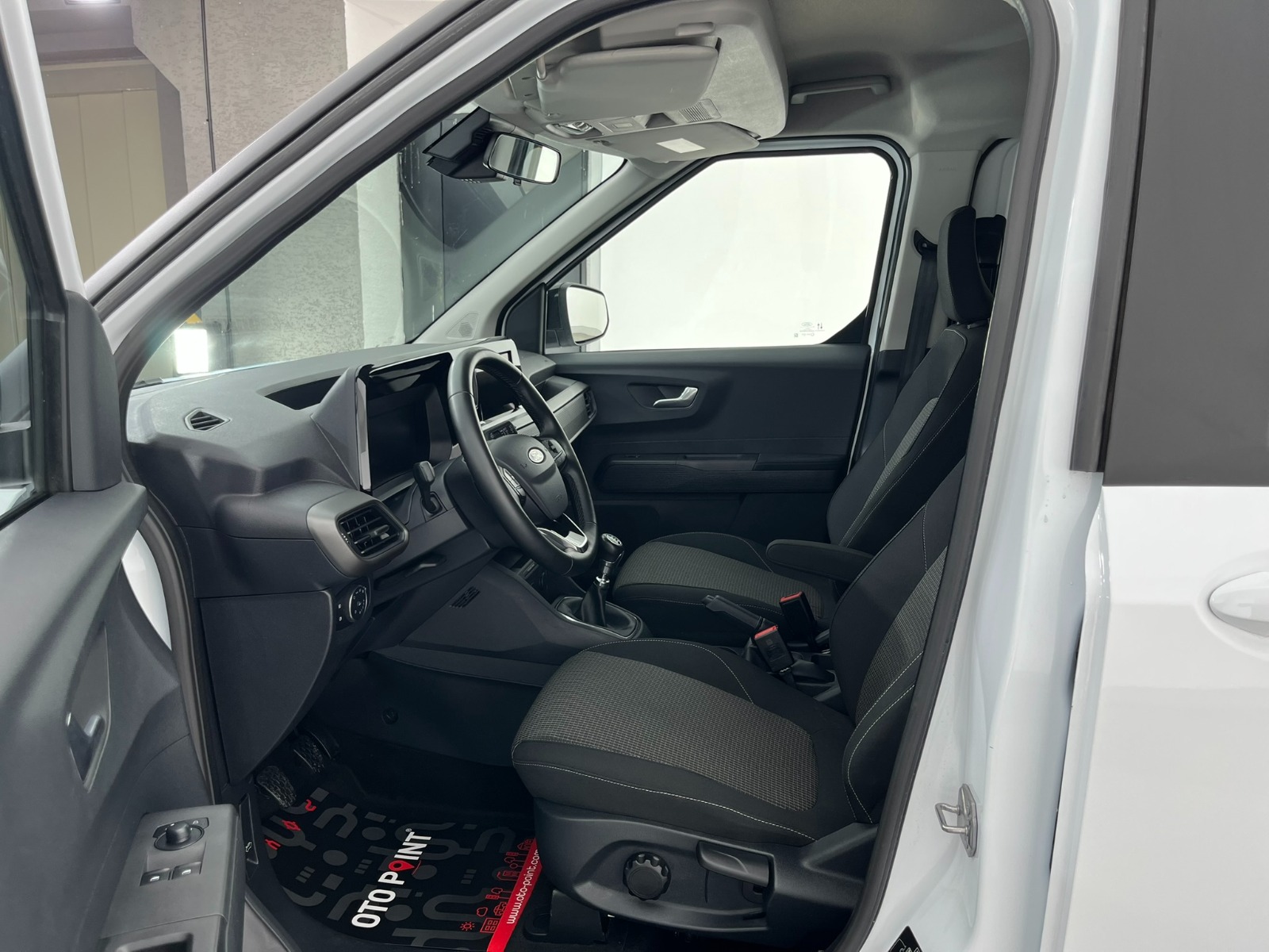 Ford Tourneo Courier Kombi 1.5 EcoBlue Deluxe - 2025 - Detay