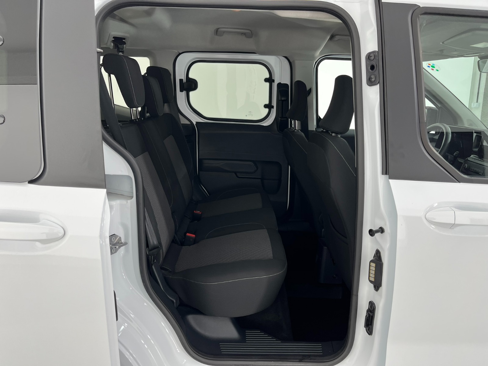 Ford Tourneo Courier Kombi 1.5 EcoBlue Deluxe - 2025 - Detay