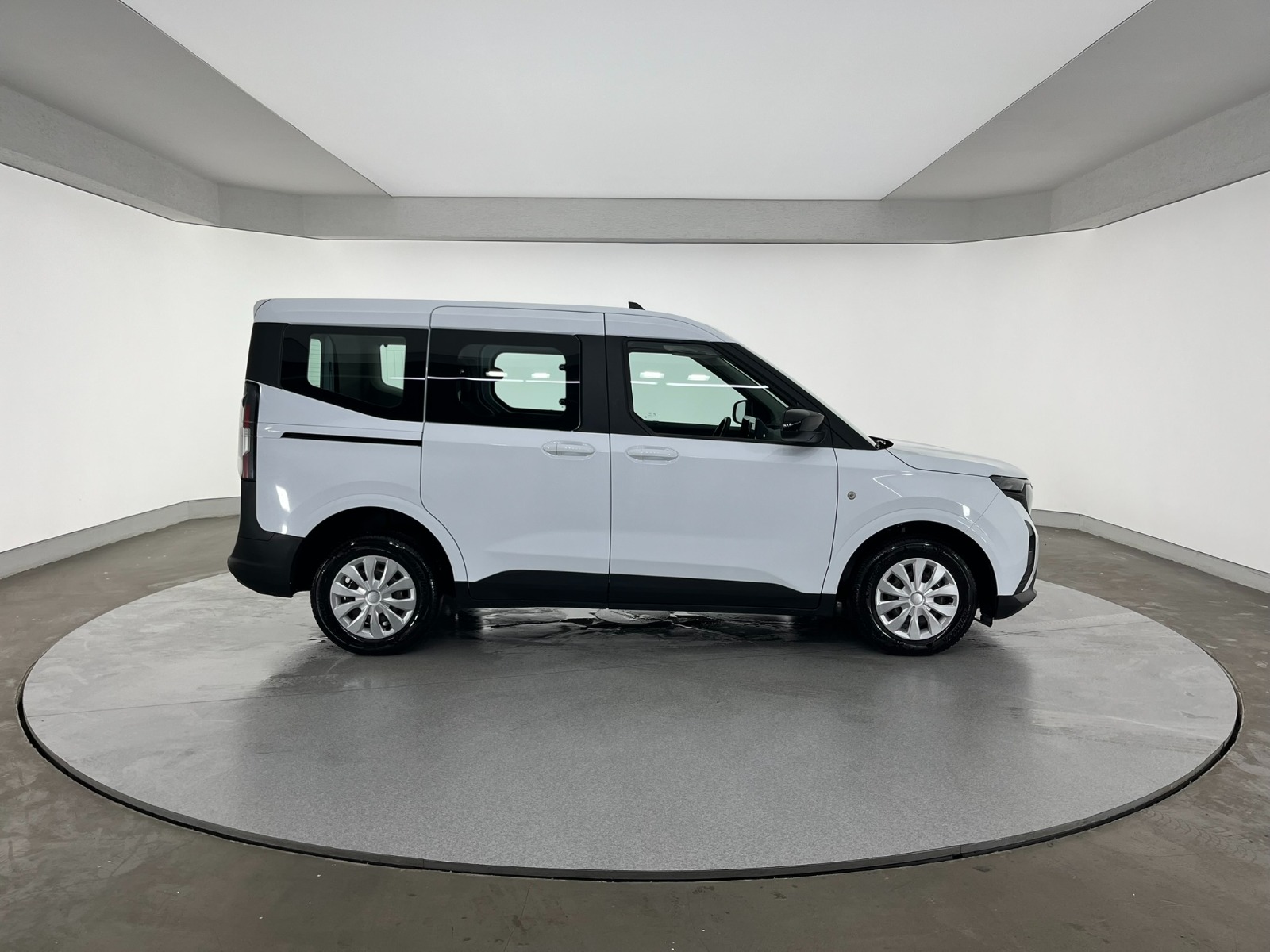 Ford Tourneo Courier Kombi 1.5 EcoBlue Deluxe - 2024 - Detay