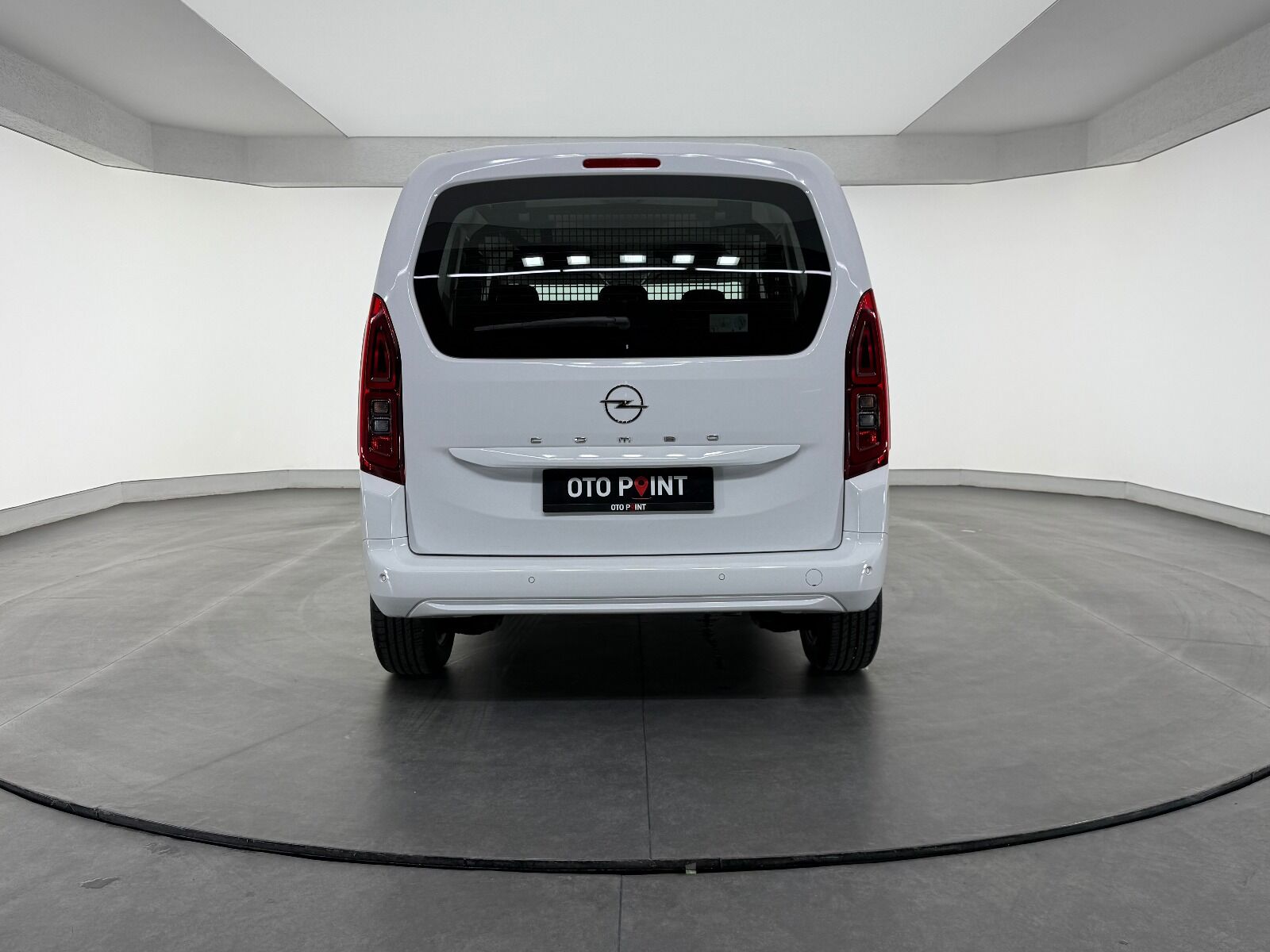 Opel Combo 1.5 D Essential - 2026 - Detay