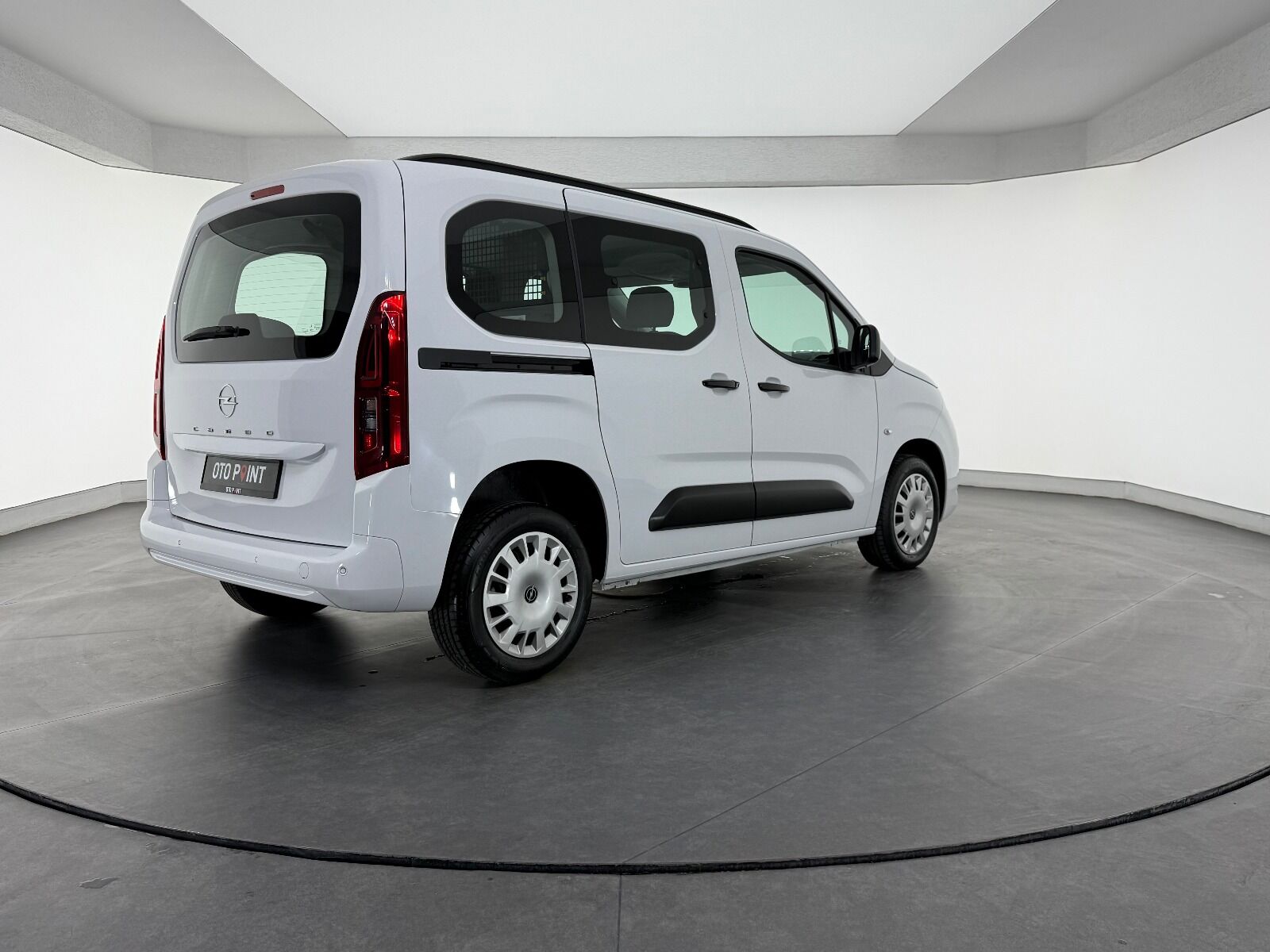 Opel Combo 1.5 D Essential - 2026 - Detay