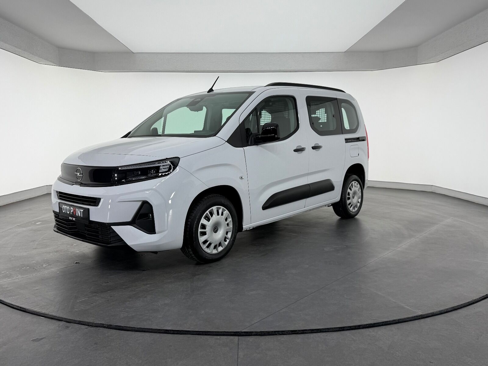 Opel Combo 1.5 D Essential - 2026 - Detay