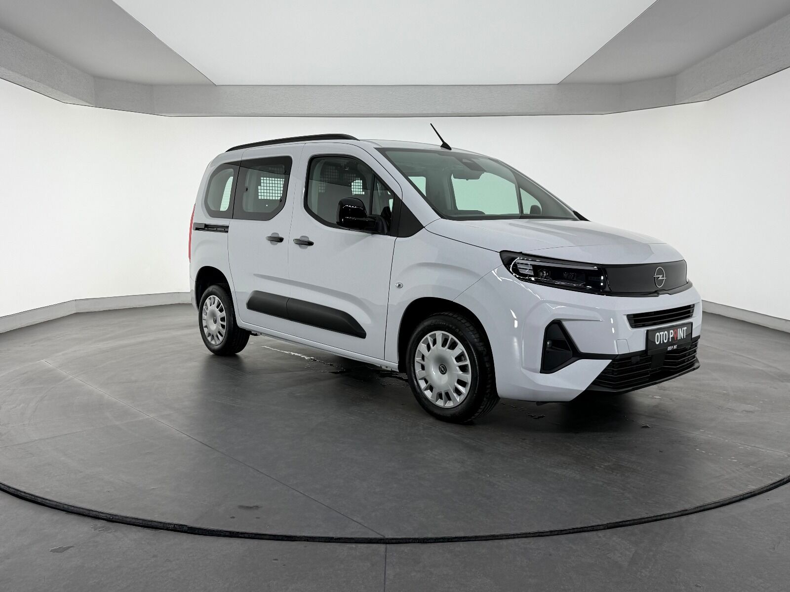 Opel Combo 1.5 D Essential - 2026 - Detay