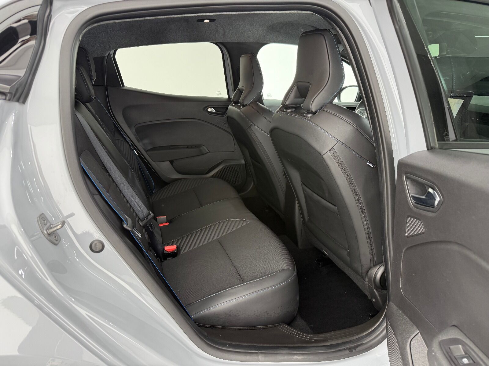 Renault Clio 1.0 TCE Techno Esprit Alpine X-Tronic - 2025 - Detay