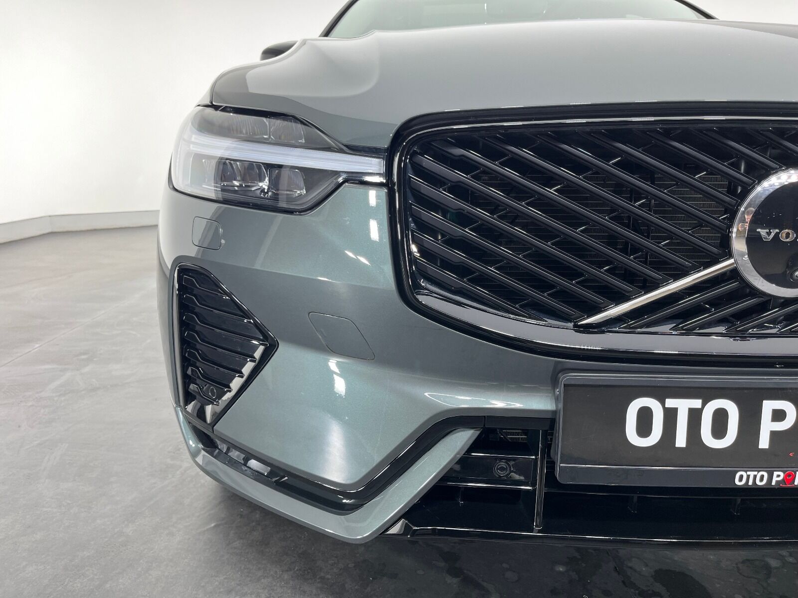 Volvo XC60 2.0 B5 Mild Hybrid Plus Dark AWD - 2025 - Detay