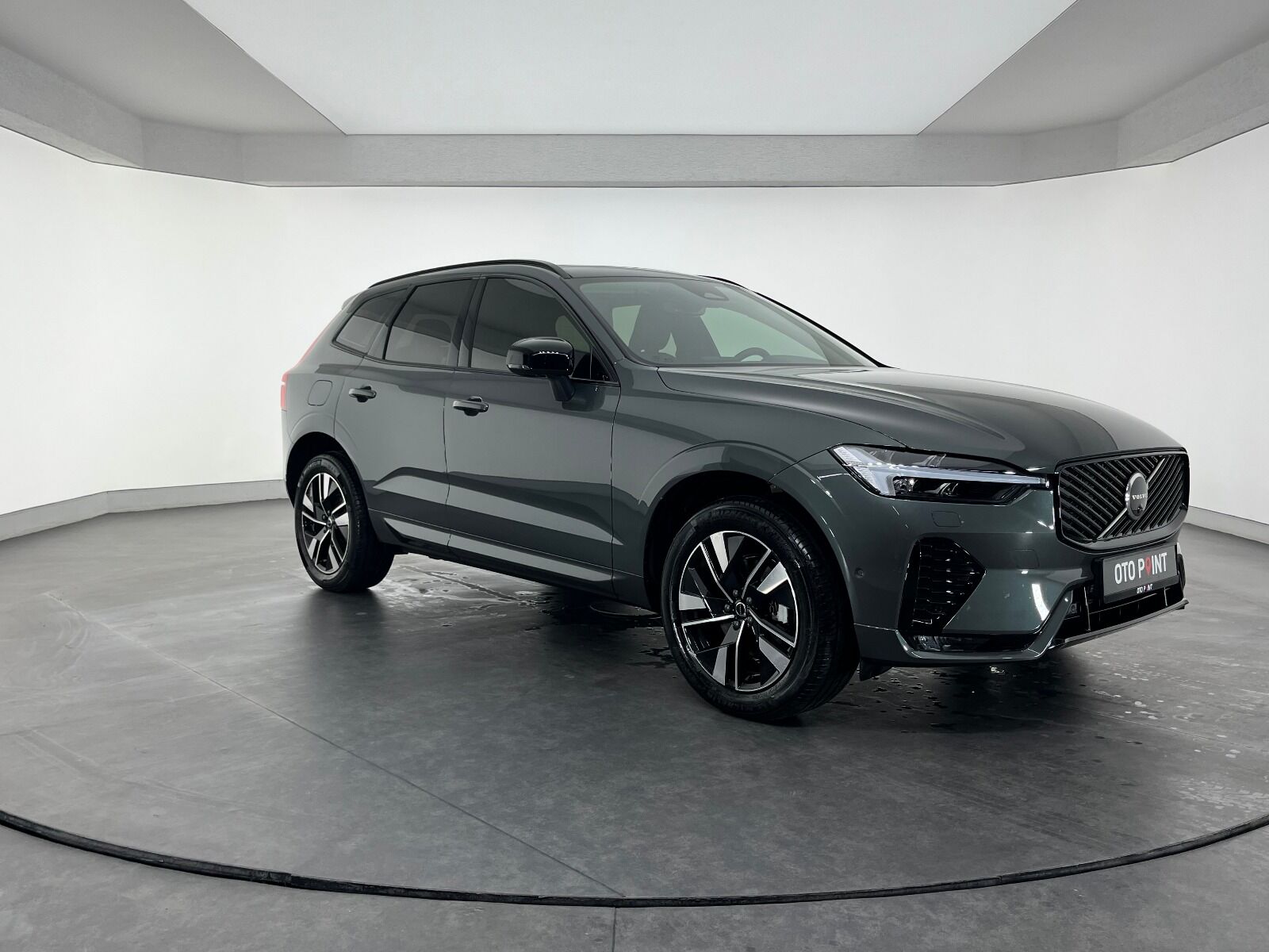 Volvo XC60 2.0 B5 Mild Hybrid Plus Dark AWD - 2025 - Detay