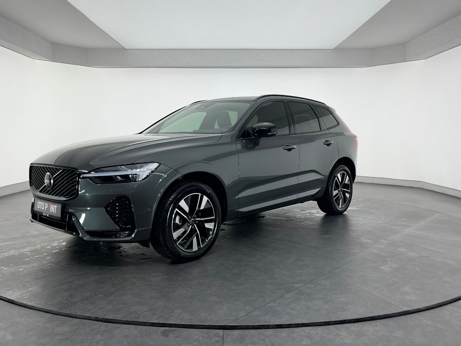 Volvo XC60 2.0 B5 Mild Hybrid Plus Dark AWD - 2025 - Detay