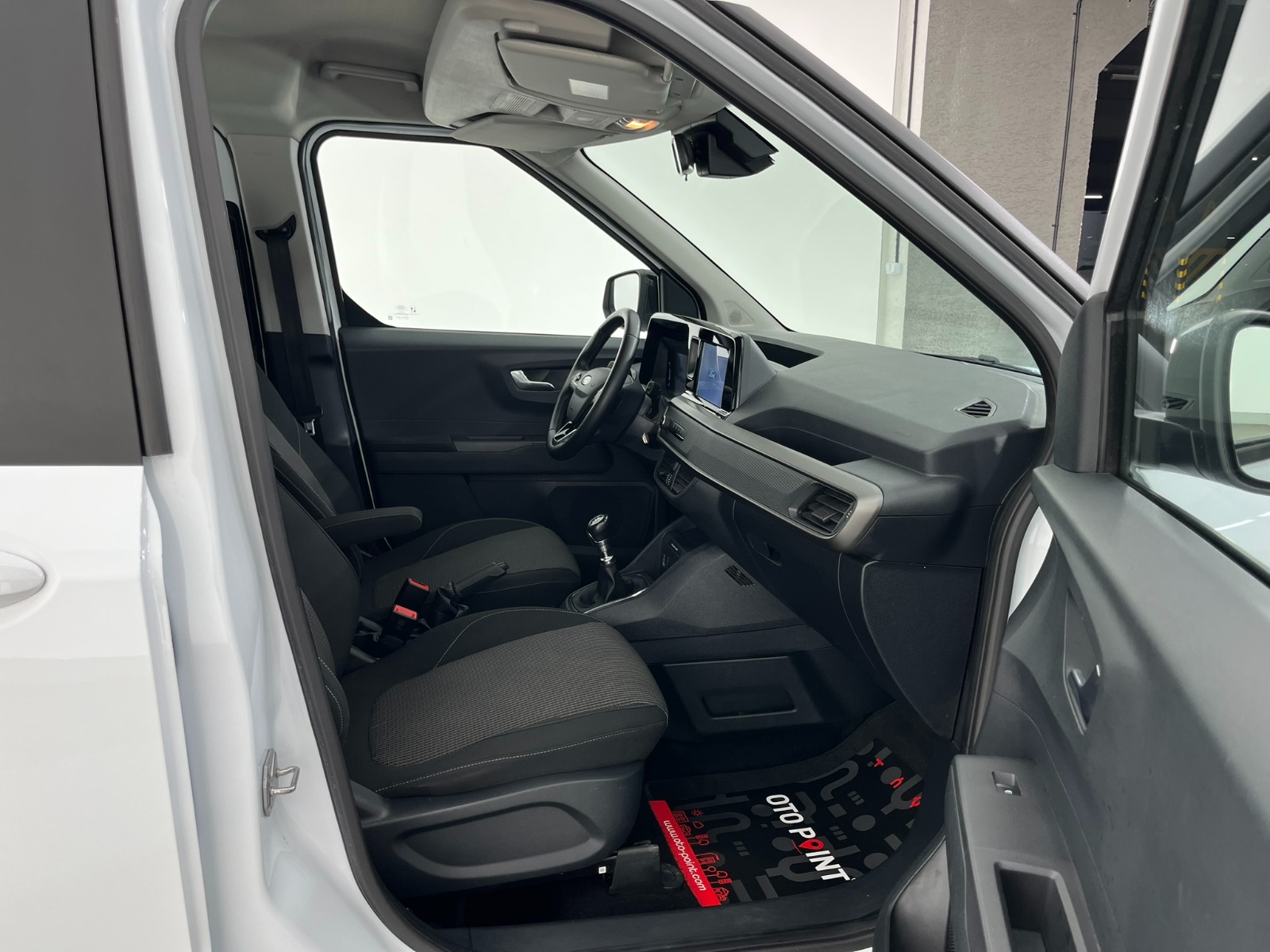 Ford Tourneo Courier Kombi 1.5 EcoBlue Deluxe - 2024 - Detay