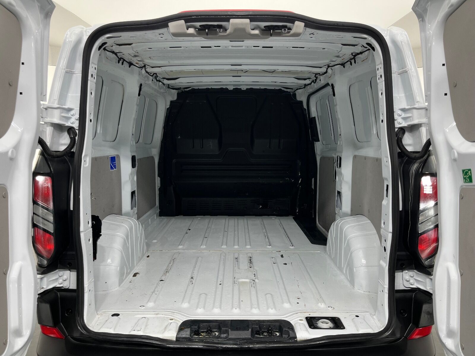 Ford Transit Custom 2.0 EcoBlue TDCi UPG 320 S Trend - 2023 - Detay