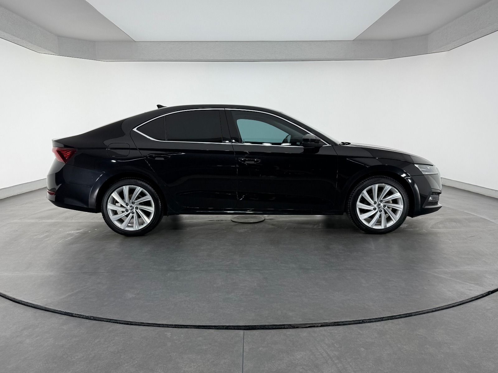 Skoda Octavia 1.5 TSI e-Tec Prestige DSG - 2024 - Detay