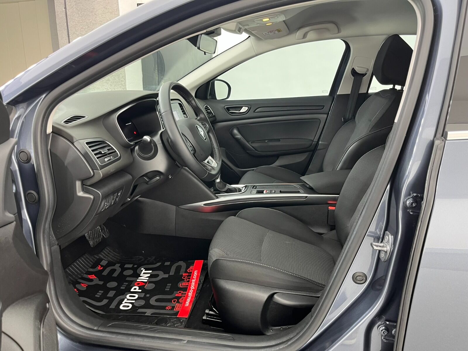 Renault Megane Sedan 1.3 TCe Touch EDC - 2024 - Detay