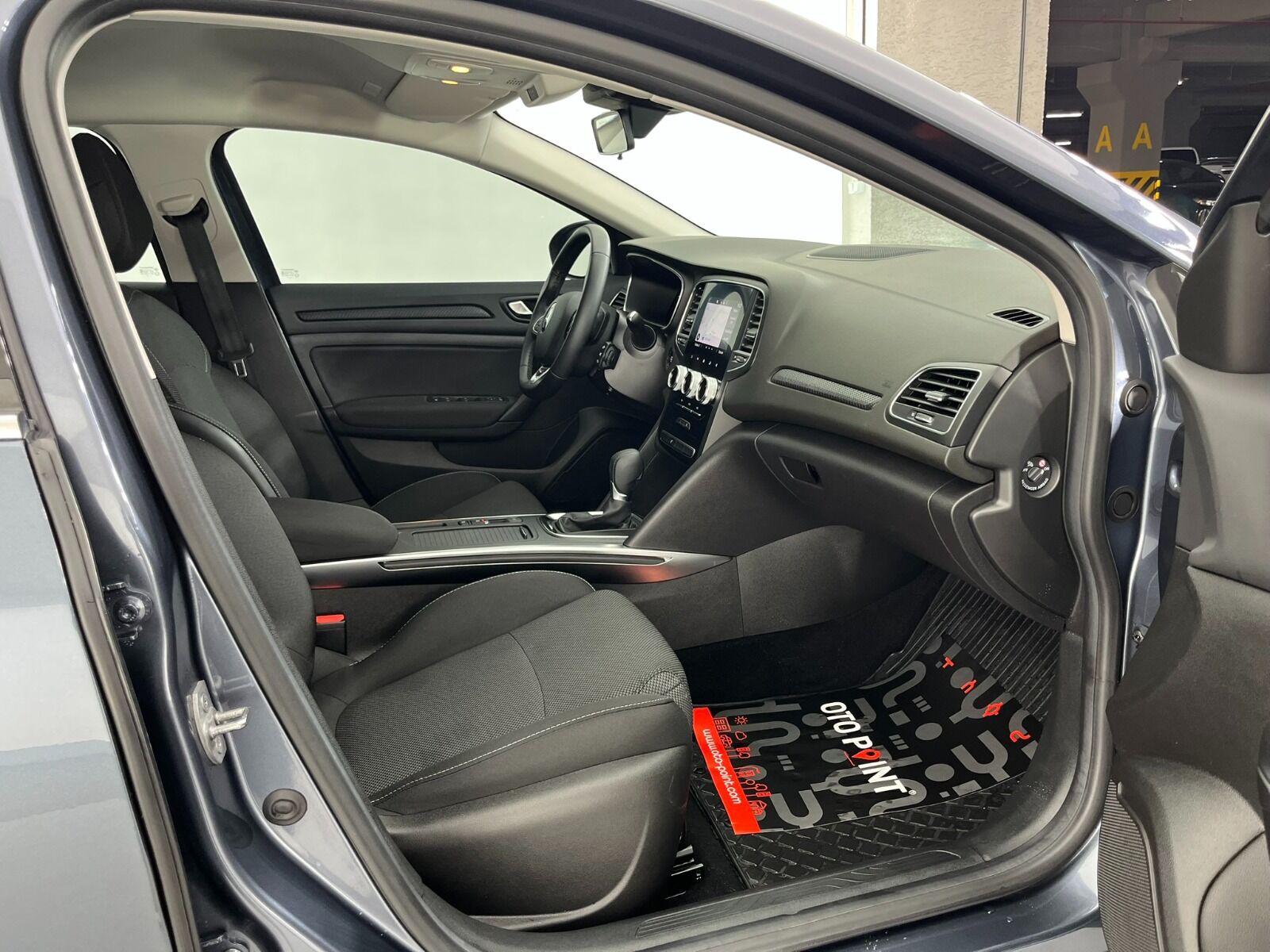 Renault Megane Sedan 1.3 TCe Touch EDC - 2024 - Detay