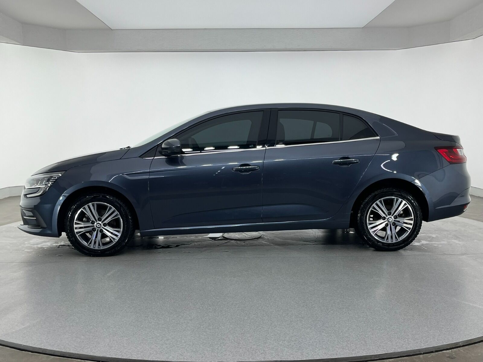 Renault Megane Sedan 1.3 TCe Touch EDC - 2024 - Detay