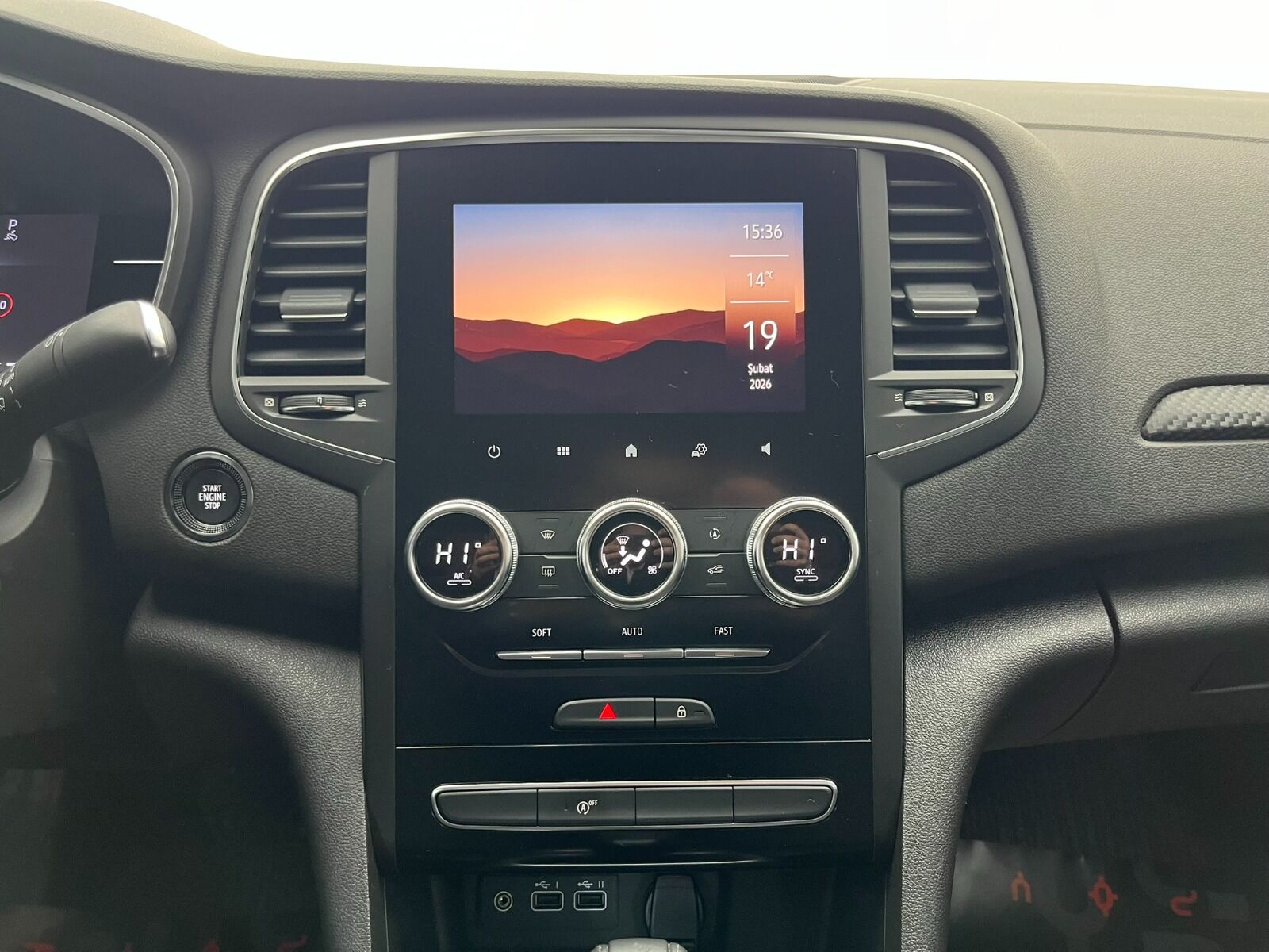 Renault Megane Sedan 1.3 TCe Touch EDC - 2024 - Detay