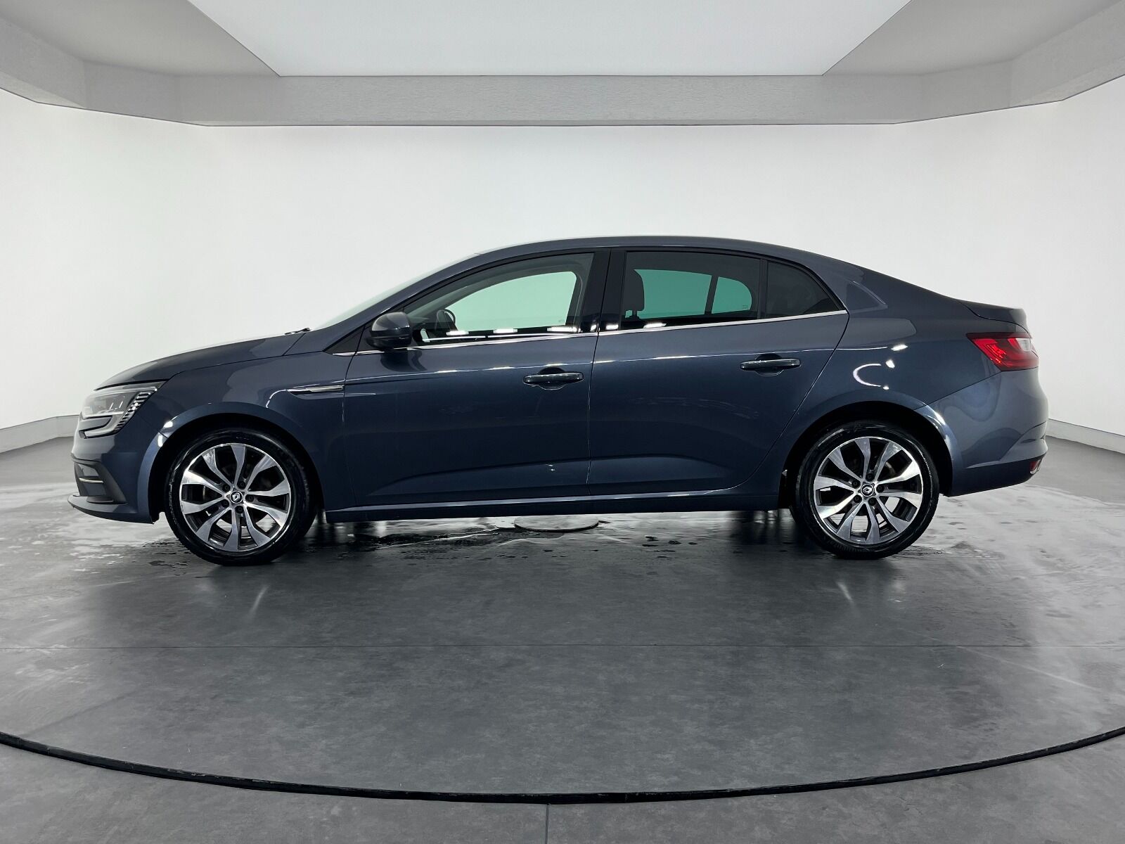 Renault Megane Sedan 1.5 Blue DCI Icon EDC - 2024 - Detay