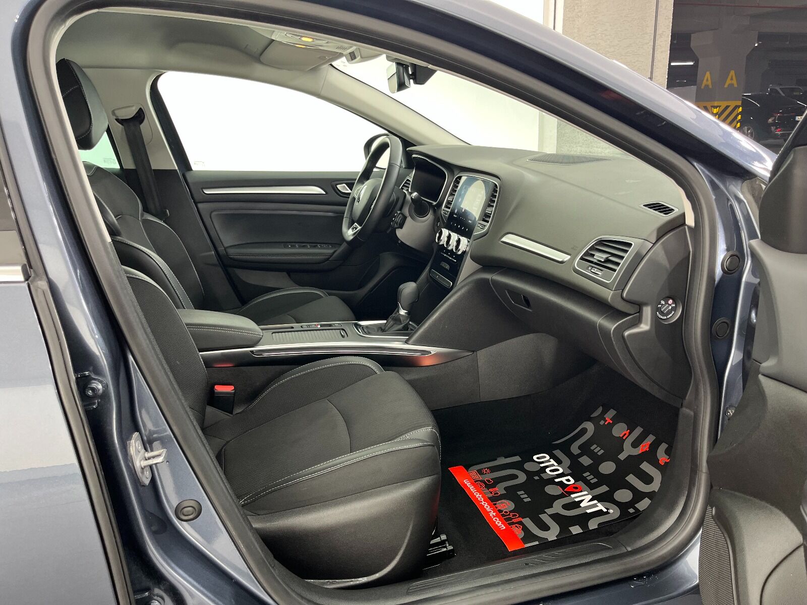 Renault Megane Sedan 1.5 Blue DCI Icon EDC - 2024 - Detay