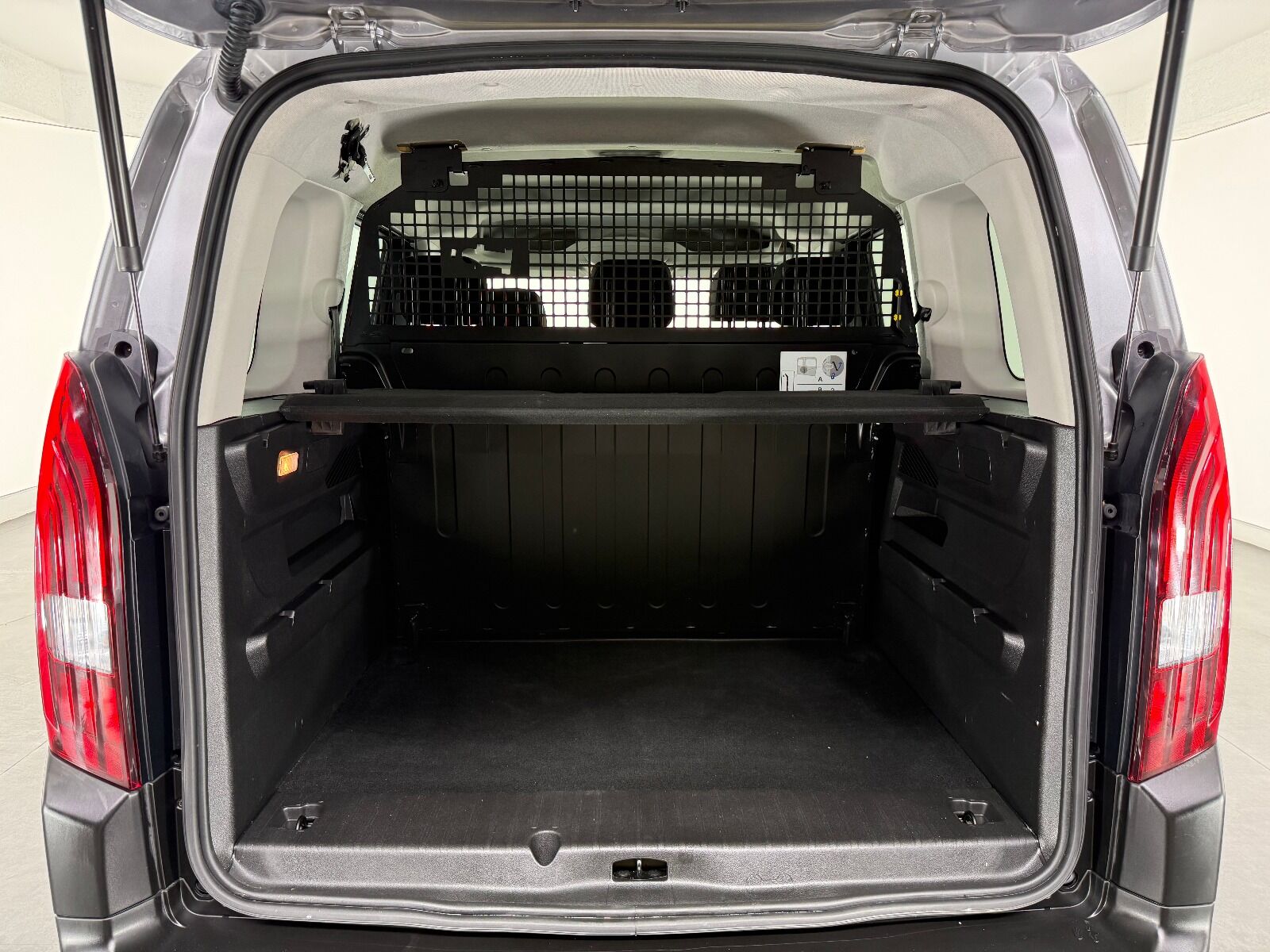 Peugeot Rifter 1.5 BlueHDI Allure EAT8 - 2025 - Detay