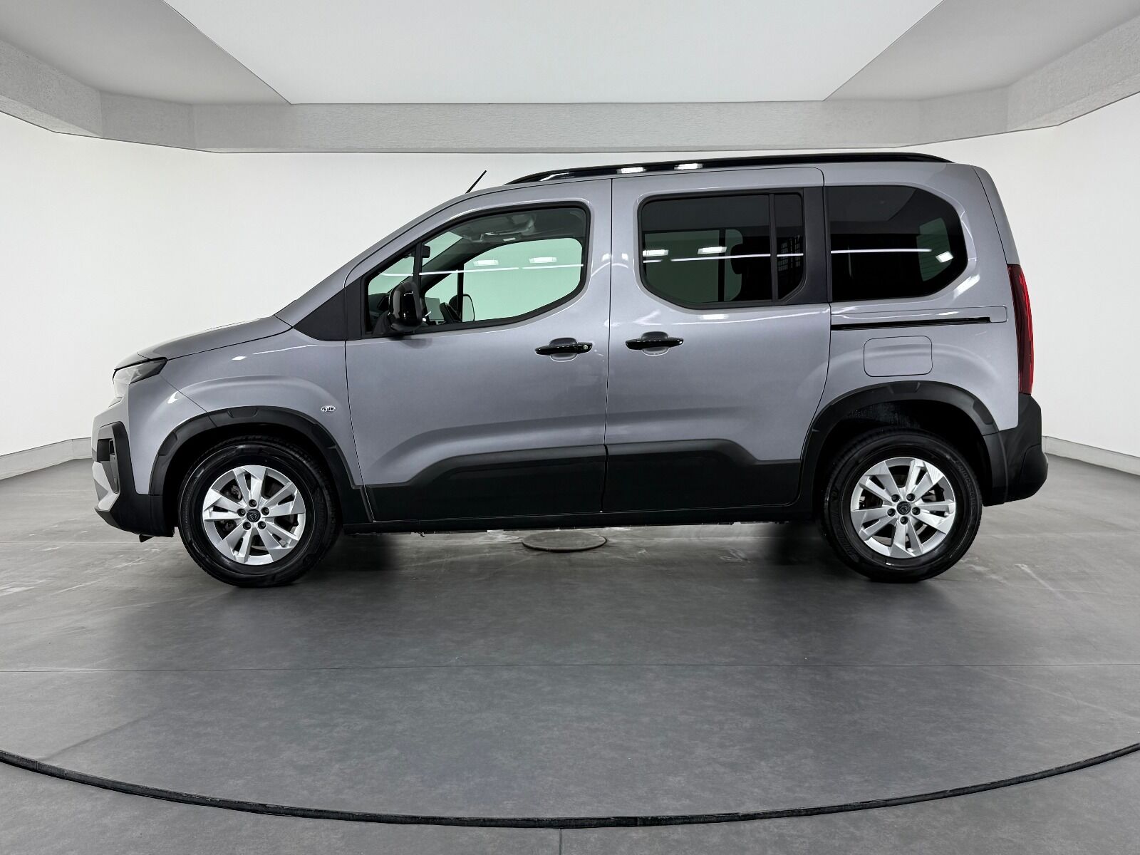 Peugeot Rifter 1.5 BlueHDI Allure EAT8 - 2025 - Detay