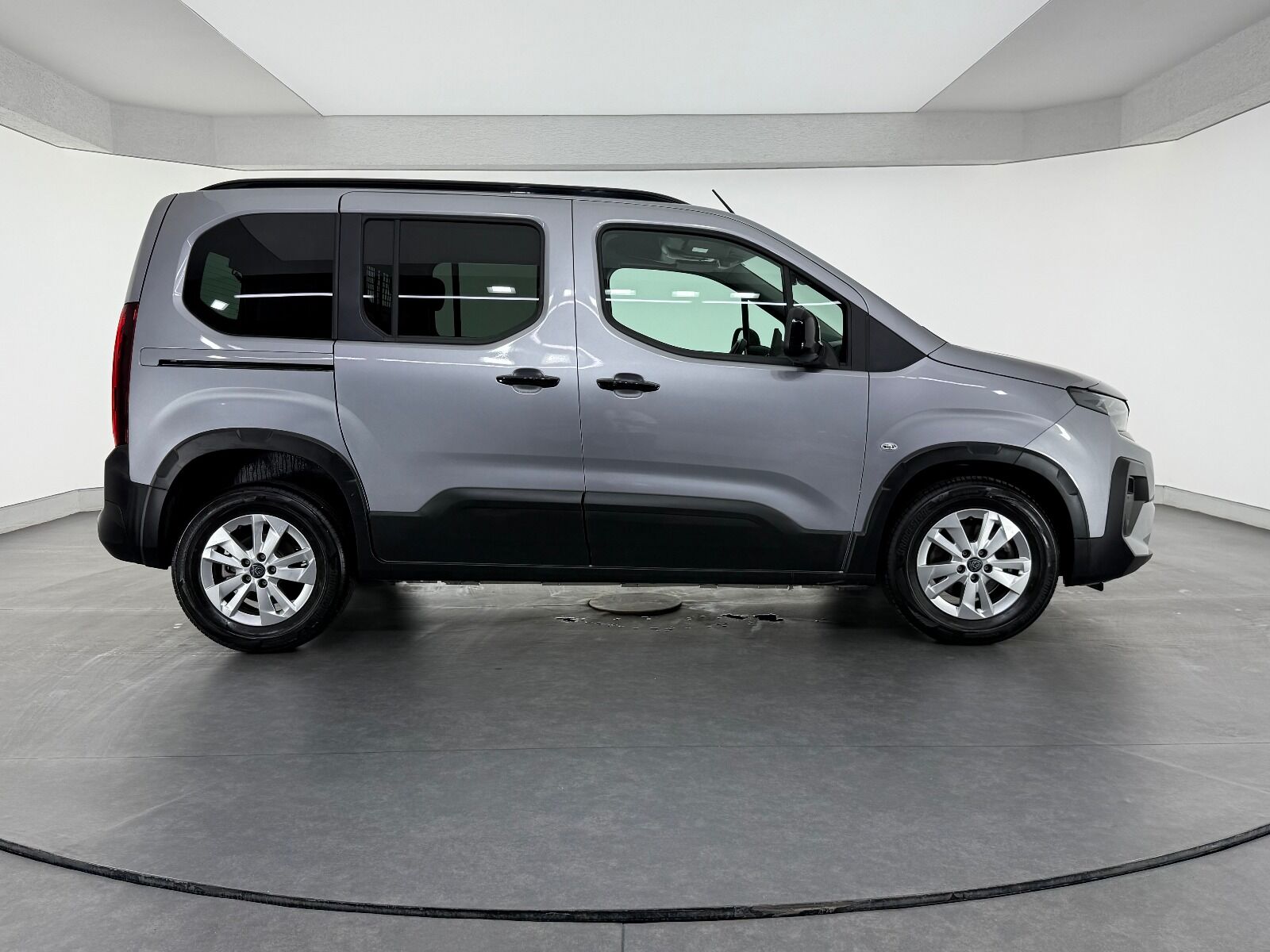 Peugeot Rifter 1.5 BlueHDI Allure EAT8 - 2025 - Detay