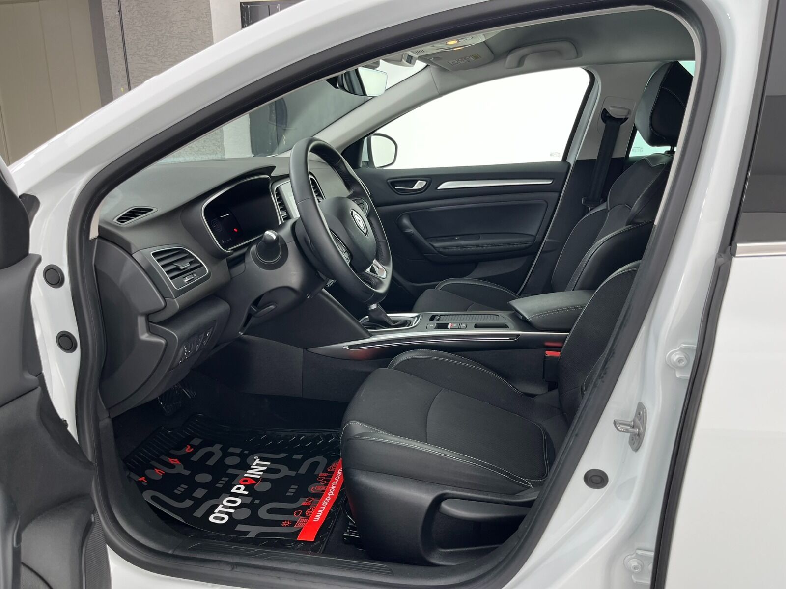 Renault Megane Sedan 1.3 TCe Icon EDC - 2025 - Detay