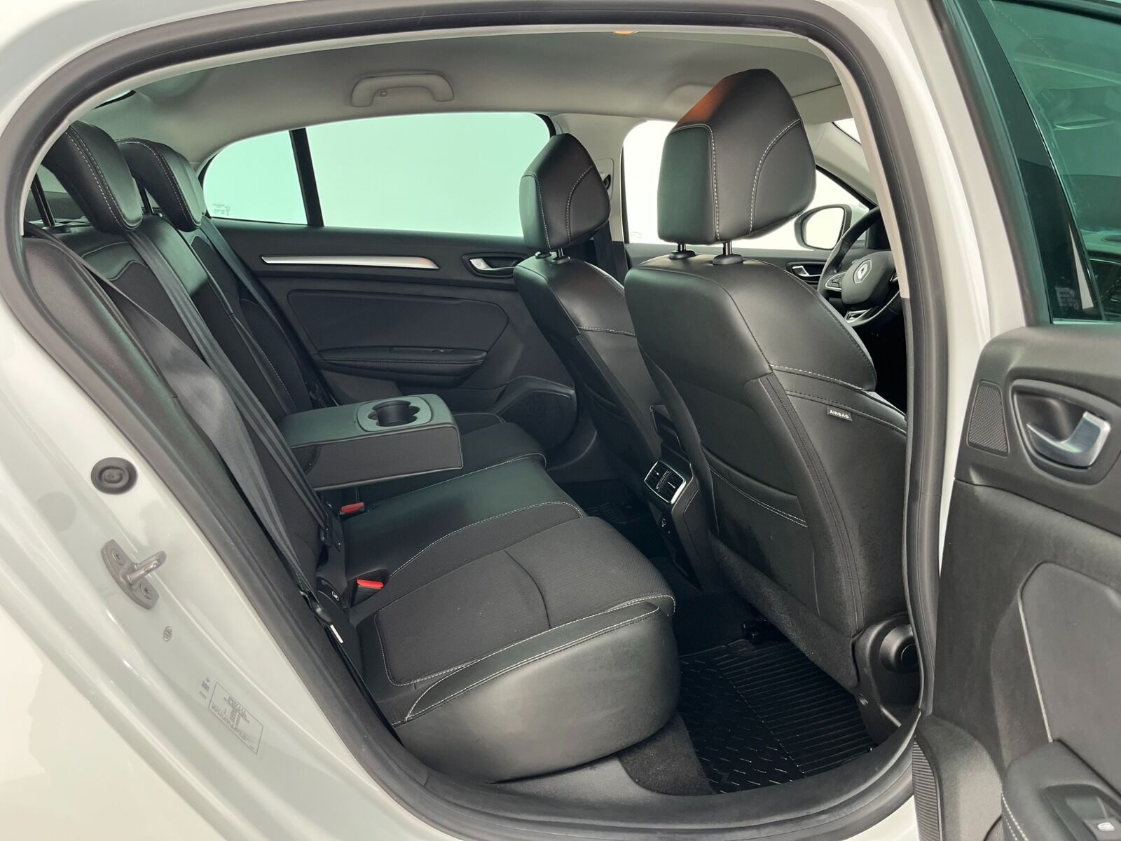 Renault Megane Sedan 1.3 TCe Icon EDC - 2025 - Detay