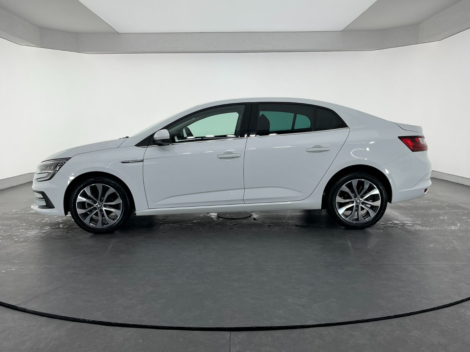 Renault Megane Sedan 1.3 TCe Icon EDC - 2025 - Detay