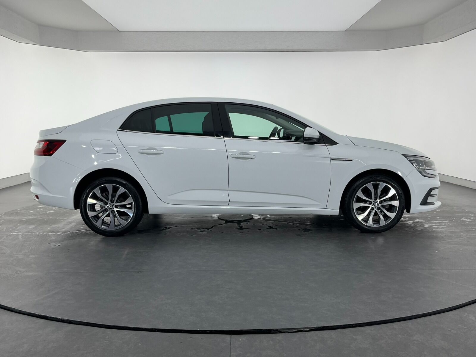 Renault Megane Sedan 1.3 TCe Icon EDC - 2025 - Detay