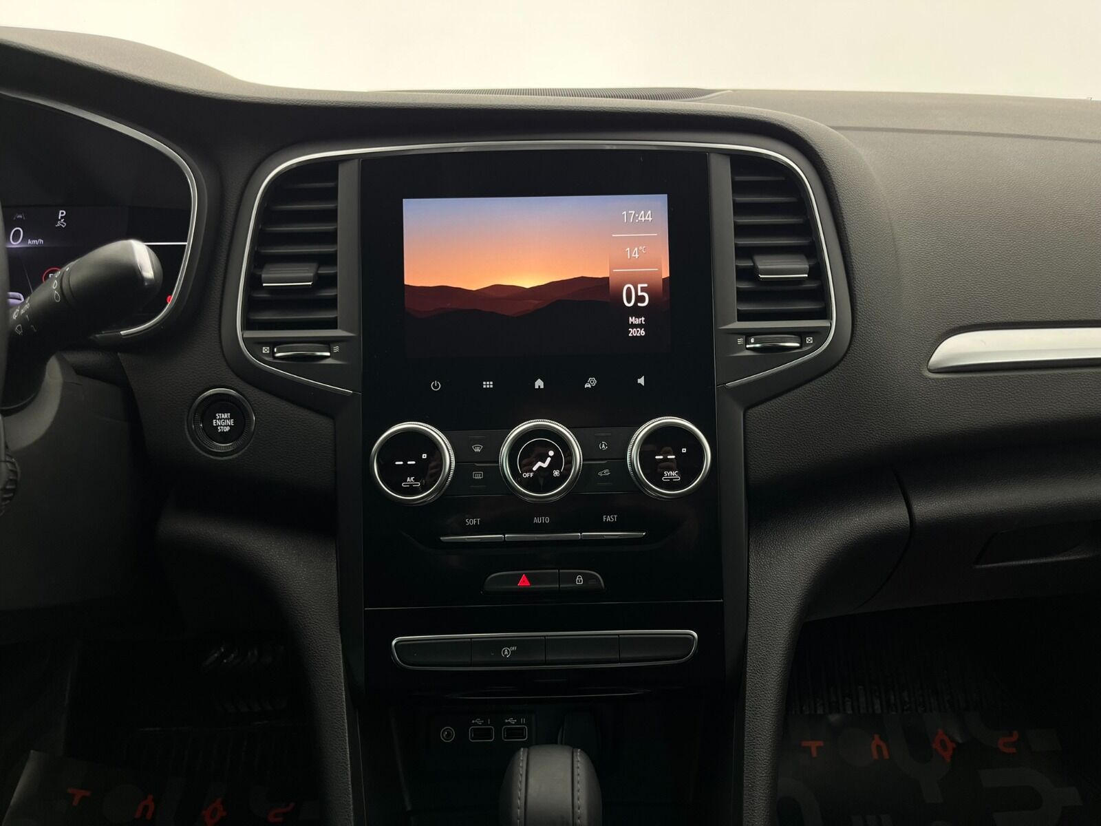 Renault Megane Sedan 1.3 TCe Icon EDC - 2025 - Detay