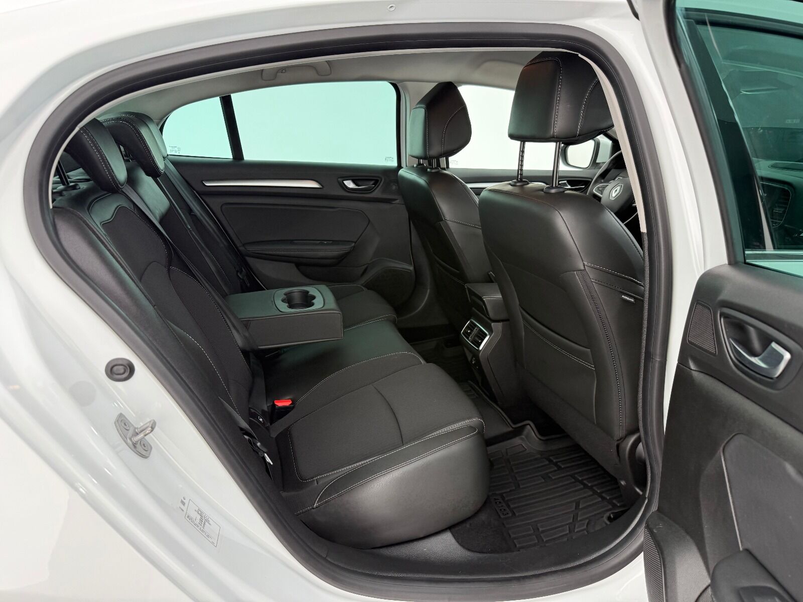 Renault Megane Sedan 1.3 TCe Icon EDC - 2025 - Detay