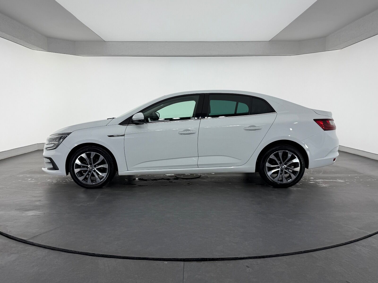 Renault Megane Sedan 1.3 TCe Icon EDC - 2025 - Detay