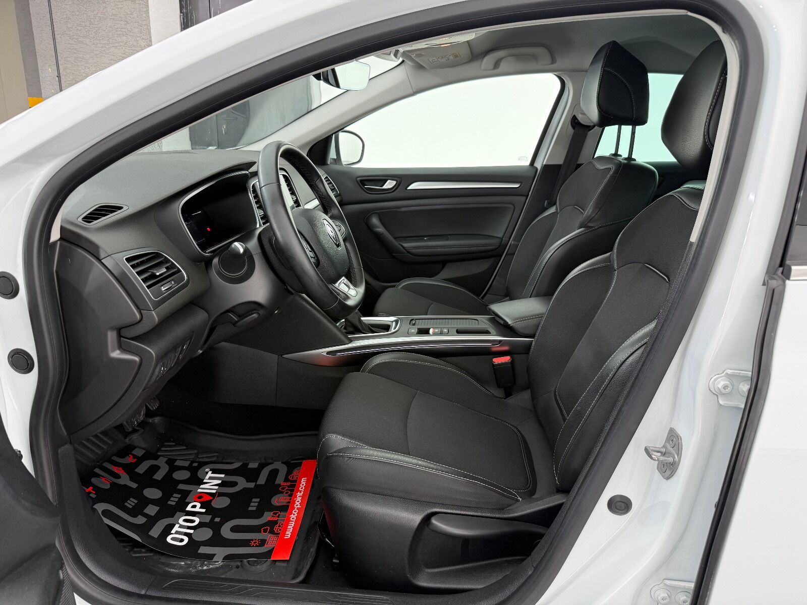Renault Megane Sedan 1.3 TCe Icon EDC - 2025 - Detay
