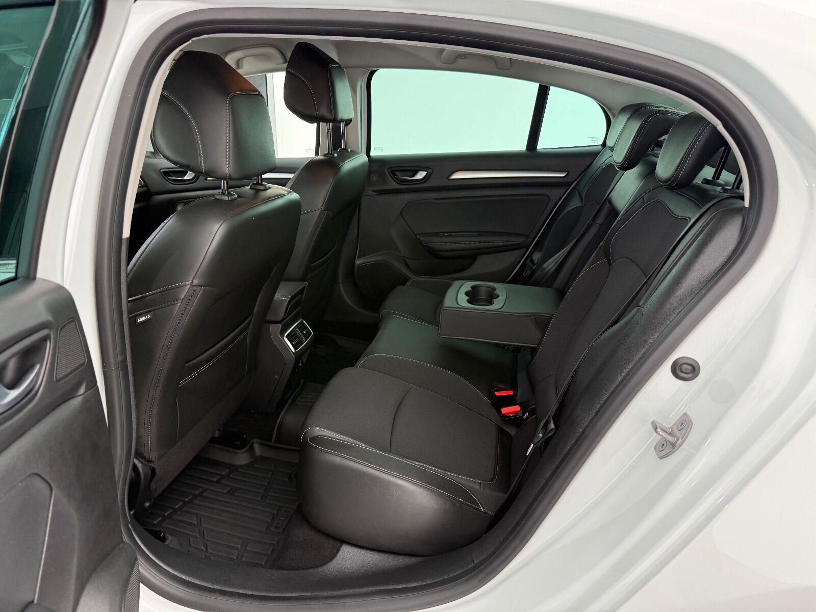 Renault Megane Sedan 1.3 TCe Icon EDC - 2025 - Detay
