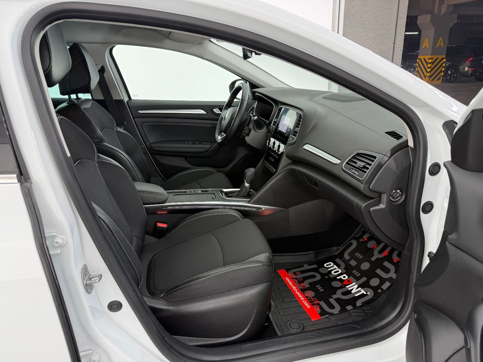 Renault Megane Sedan 1.3 TCe Icon EDC - 2025 - Detay