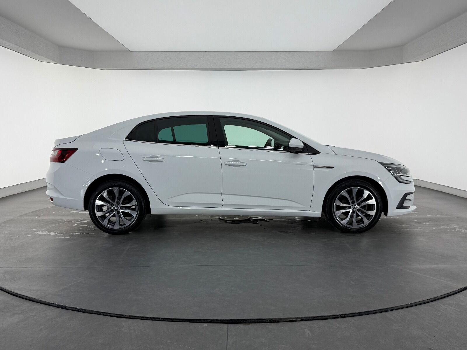 Renault Megane Sedan 1.3 TCe Icon EDC - 2025 - Detay