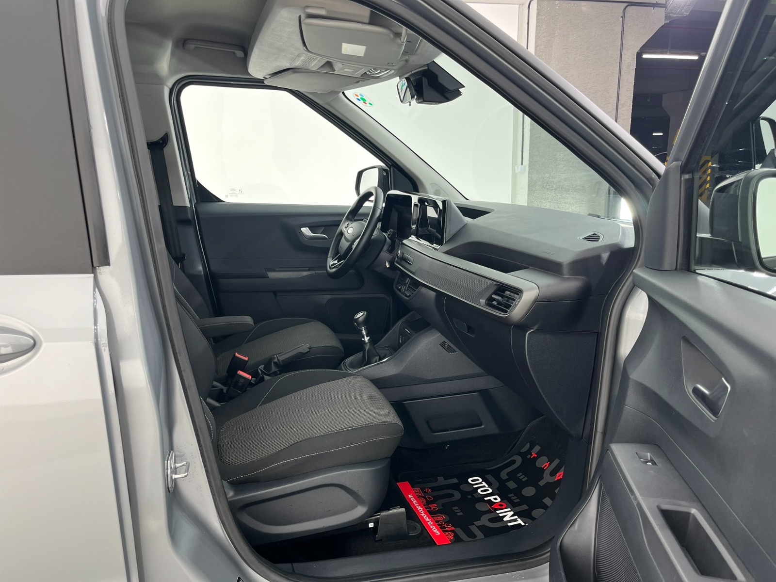 Ford Tourneo Courier Kombi 1.5 EcoBlue Deluxe - 2025 - Detay