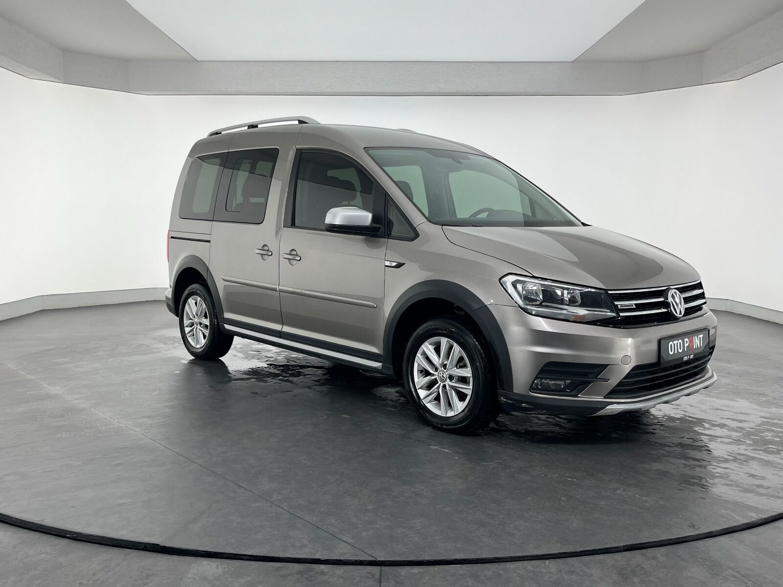 Volkswagen Caddy Combi 2.0 TDI SCR BMT Alltrack DSG - 2017 - Detay