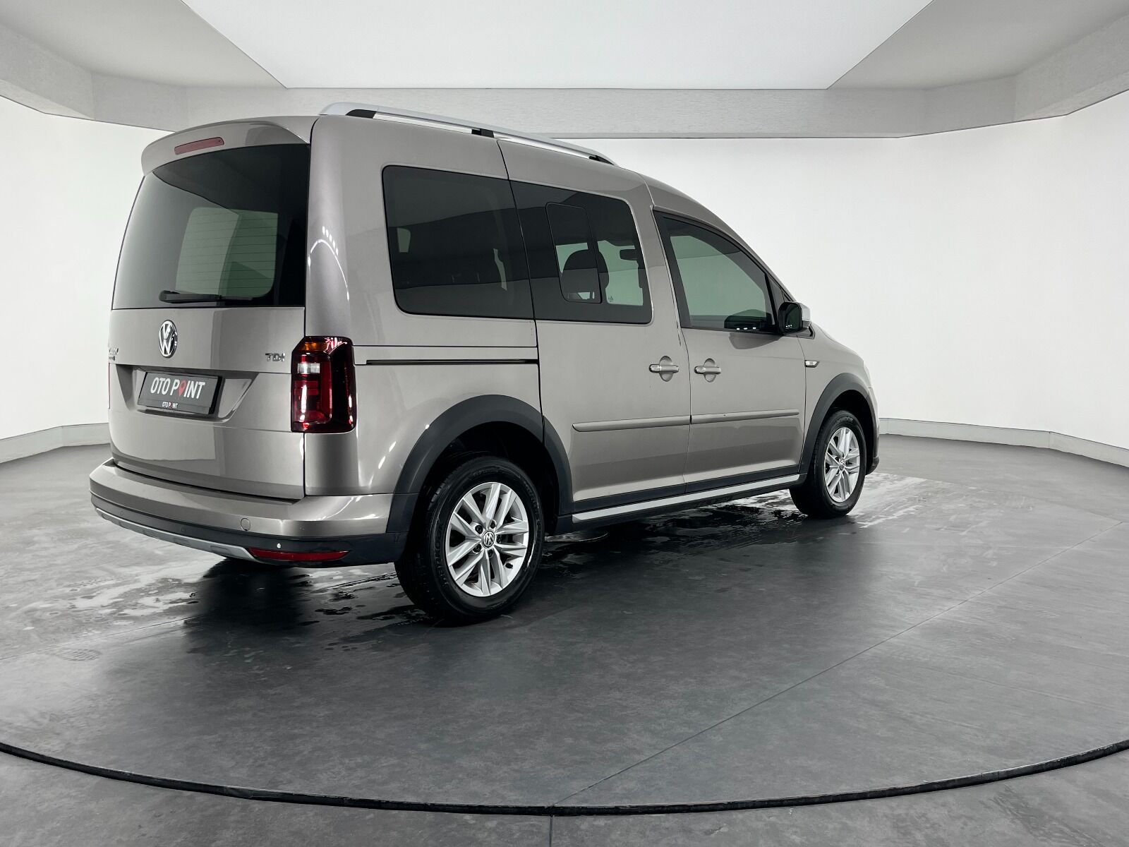 Volkswagen Caddy Combi 2.0 TDI SCR BMT Alltrack DSG - 2017 - Detay