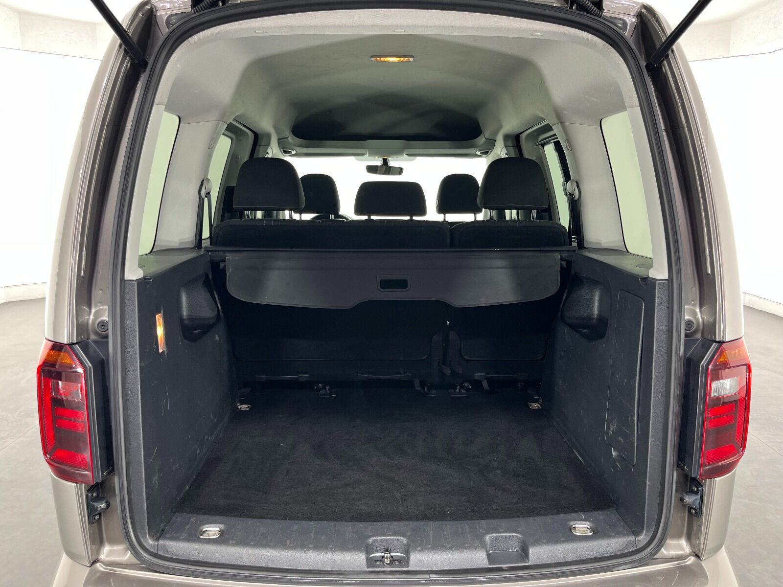 Volkswagen Caddy Combi 2.0 TDI SCR BMT Alltrack DSG - 2017 - Detay