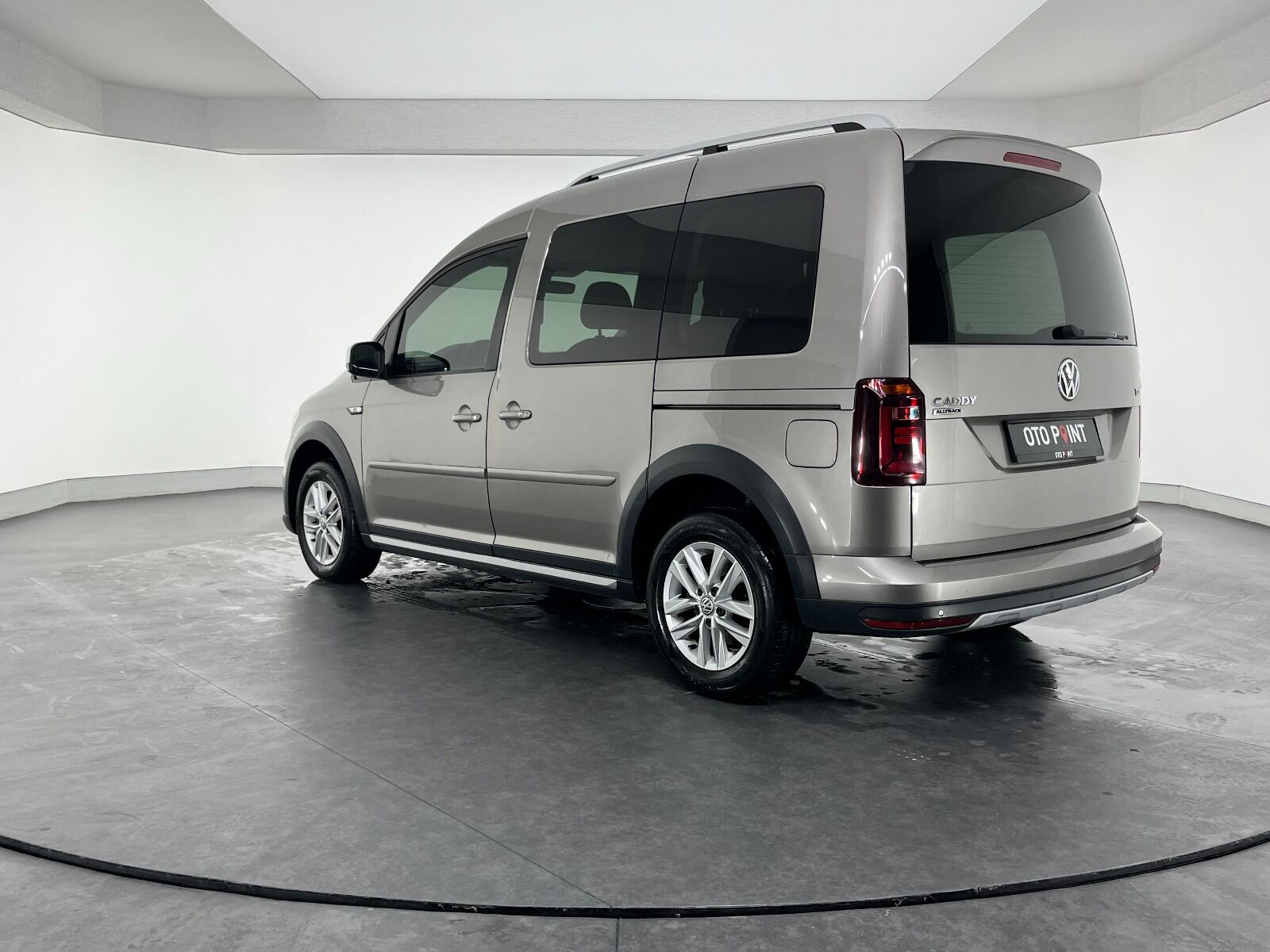 Volkswagen Caddy Combi 2.0 TDI SCR BMT Alltrack DSG - 2017 - Detay