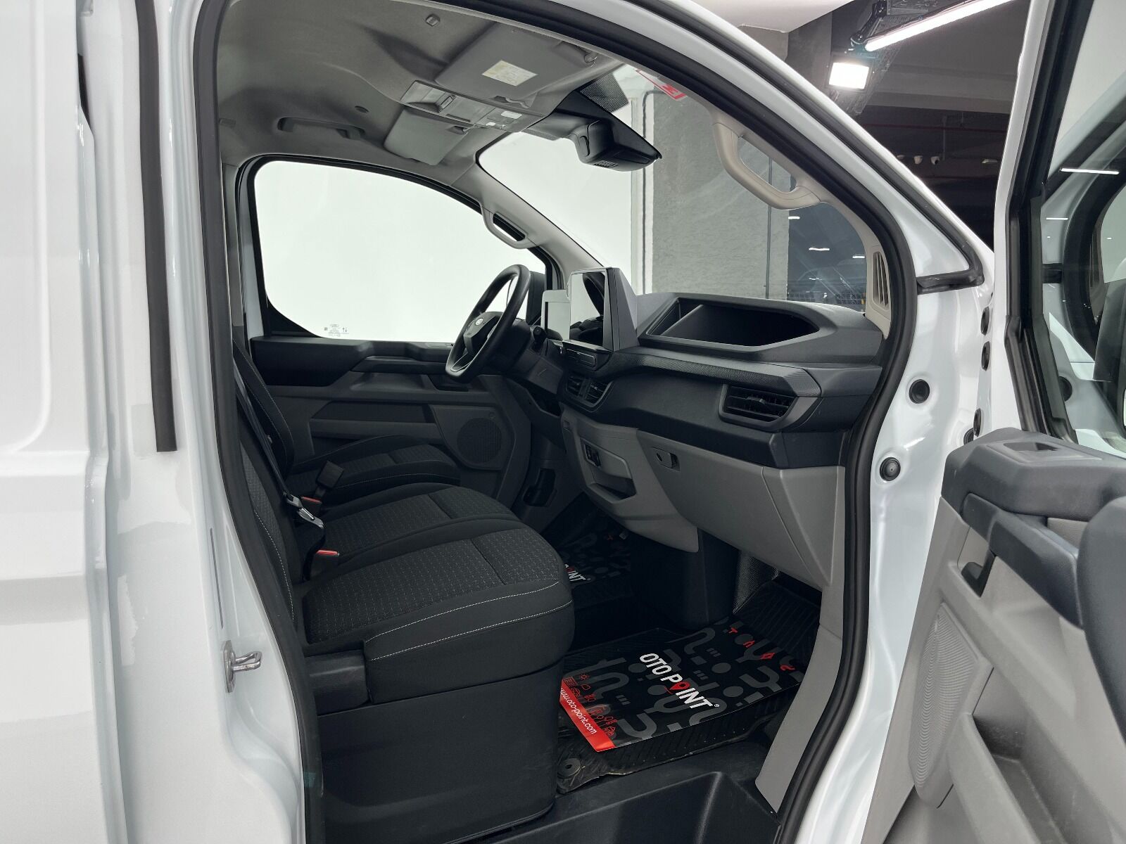 Ford Transit Custom 2.0 EcoBlue UPG 320 S Deluxe - 2024 - Detay